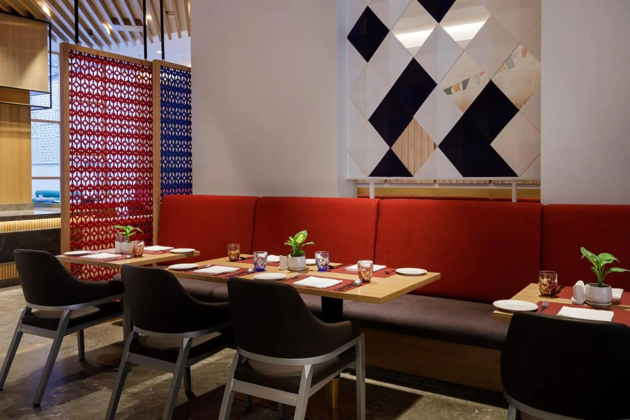 Restaurant/places to eat in Holiday Inn Express Kathmandu Naxal by IHG