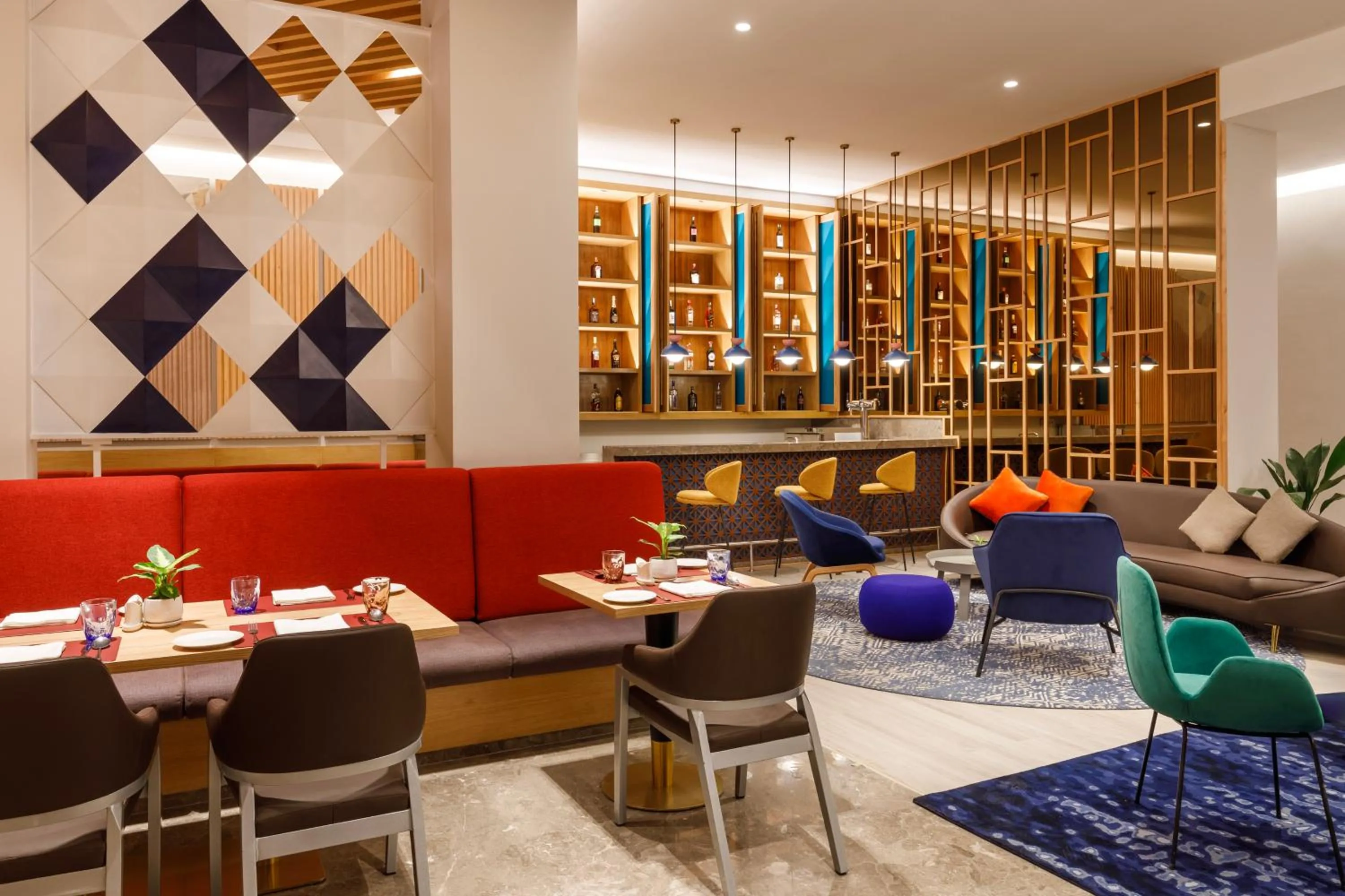 Restaurant/places to eat in Holiday Inn Express Kathmandu Naxal by IHG