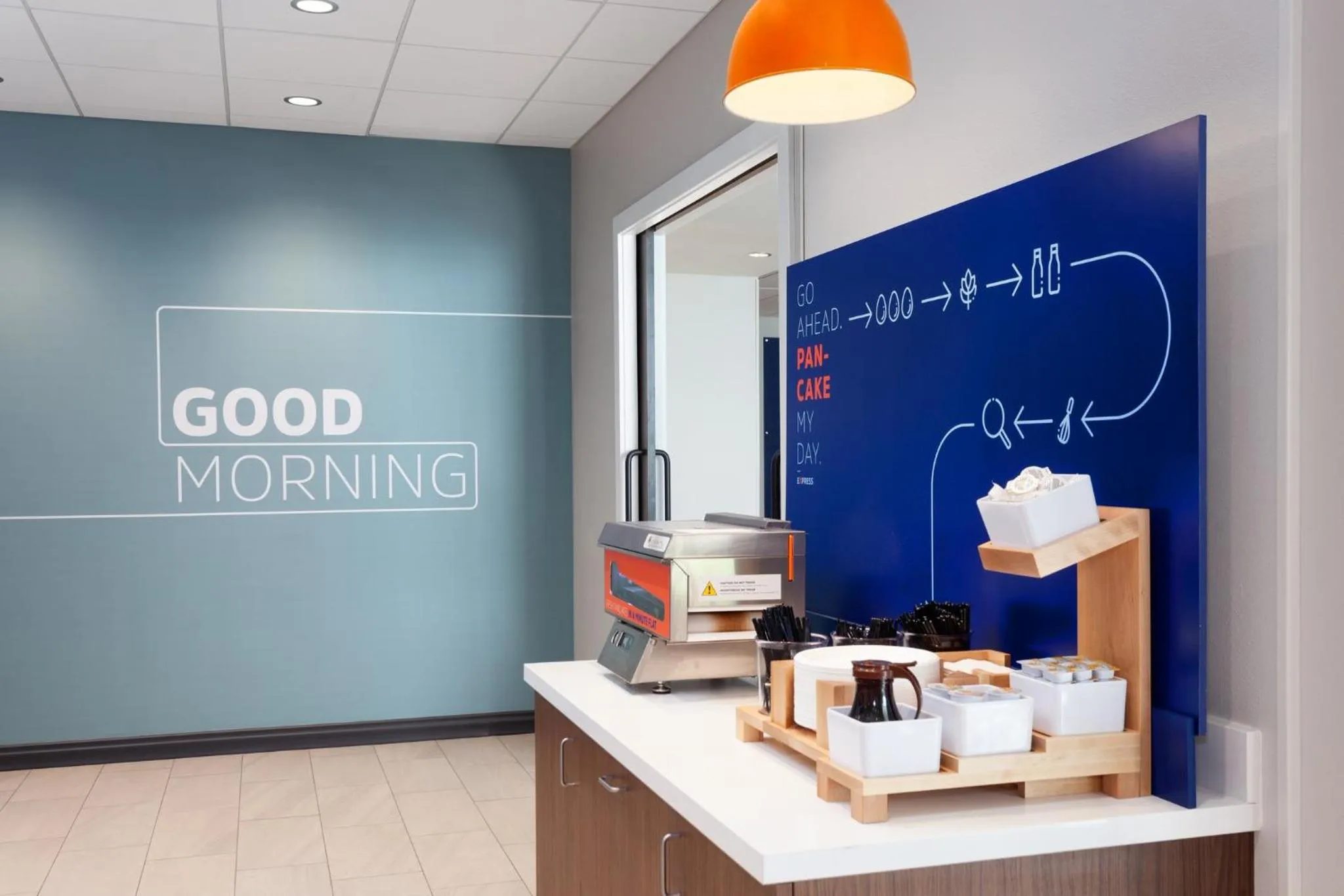 Breakfast in Holiday Inn Express & Suites Reedsburg - Dells Area by IHG