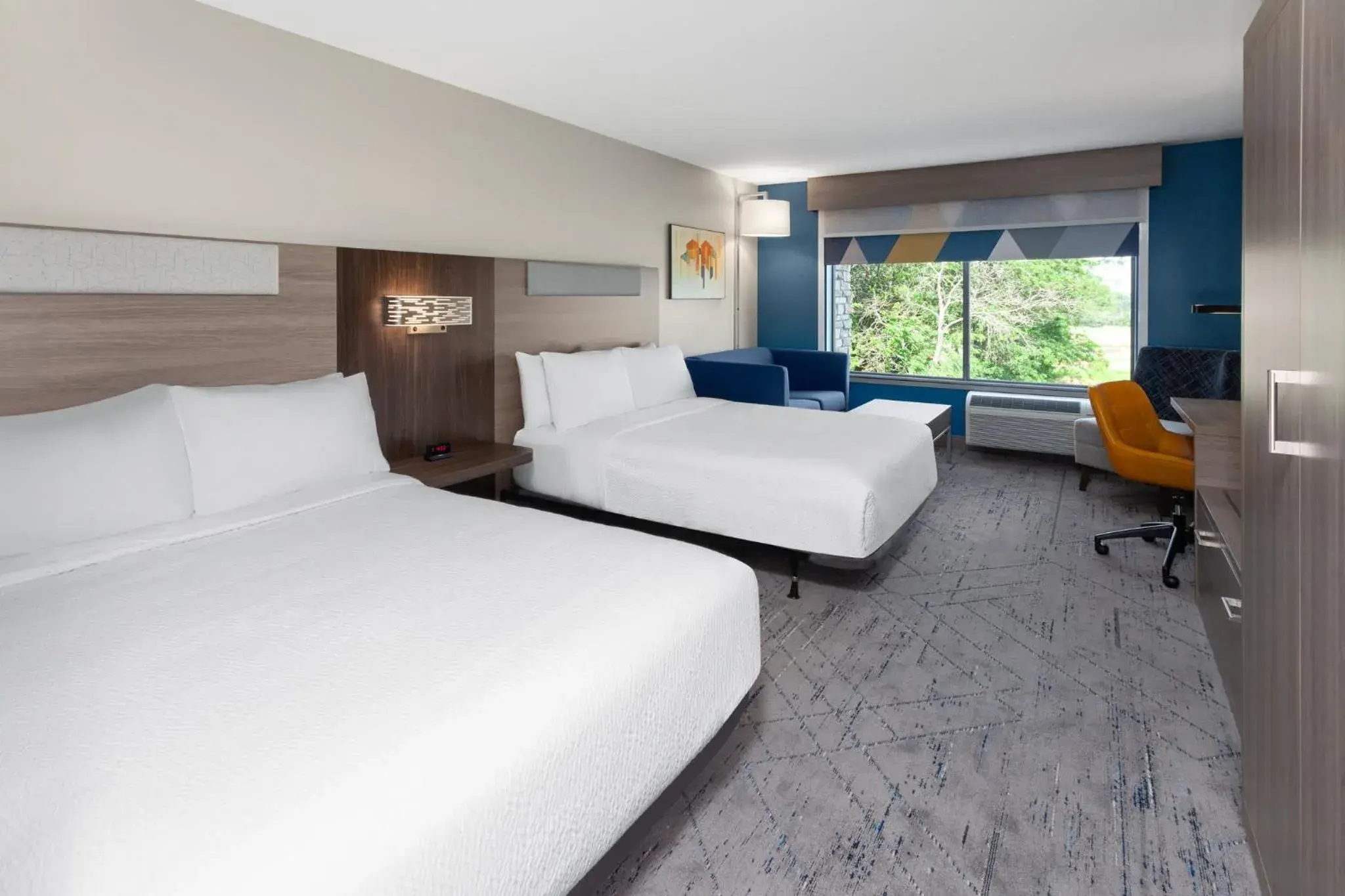 Queen Suite with Two Queen Beds in Holiday Inn Express & Suites Reedsburg - Dells Area by IHG Queen Suite with Two Queen Beds in Holiday Inn Express & Suites Reedsburg - Dells Area by IHG