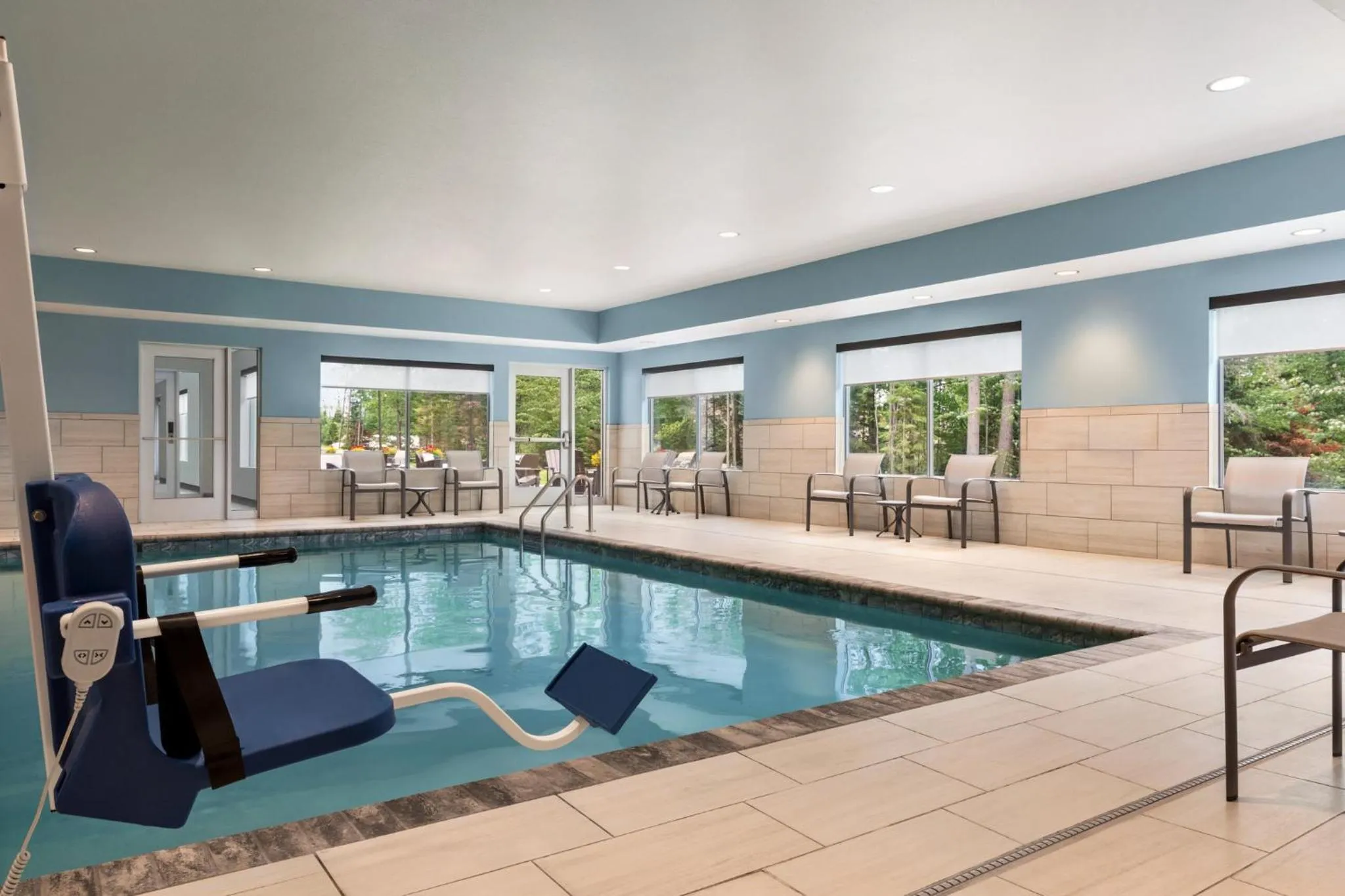 Swimming pool in Holiday Inn Express & Suites Rhinelander by IHG