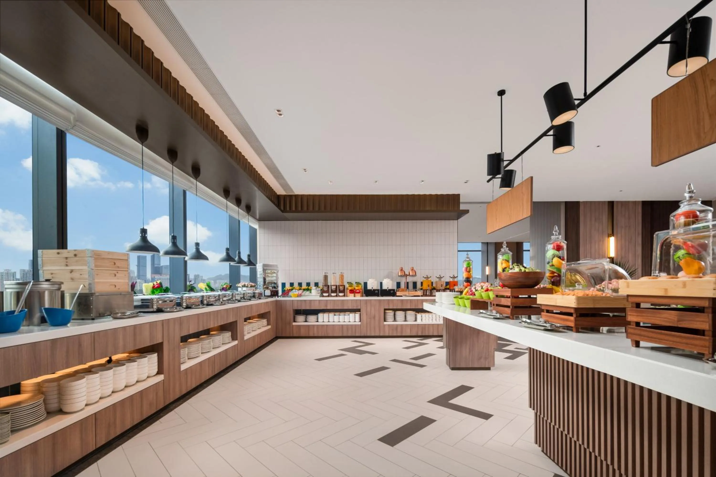 Restaurant/places to eat in Holiday Inn Express Shenzhen Futian Center by IHG