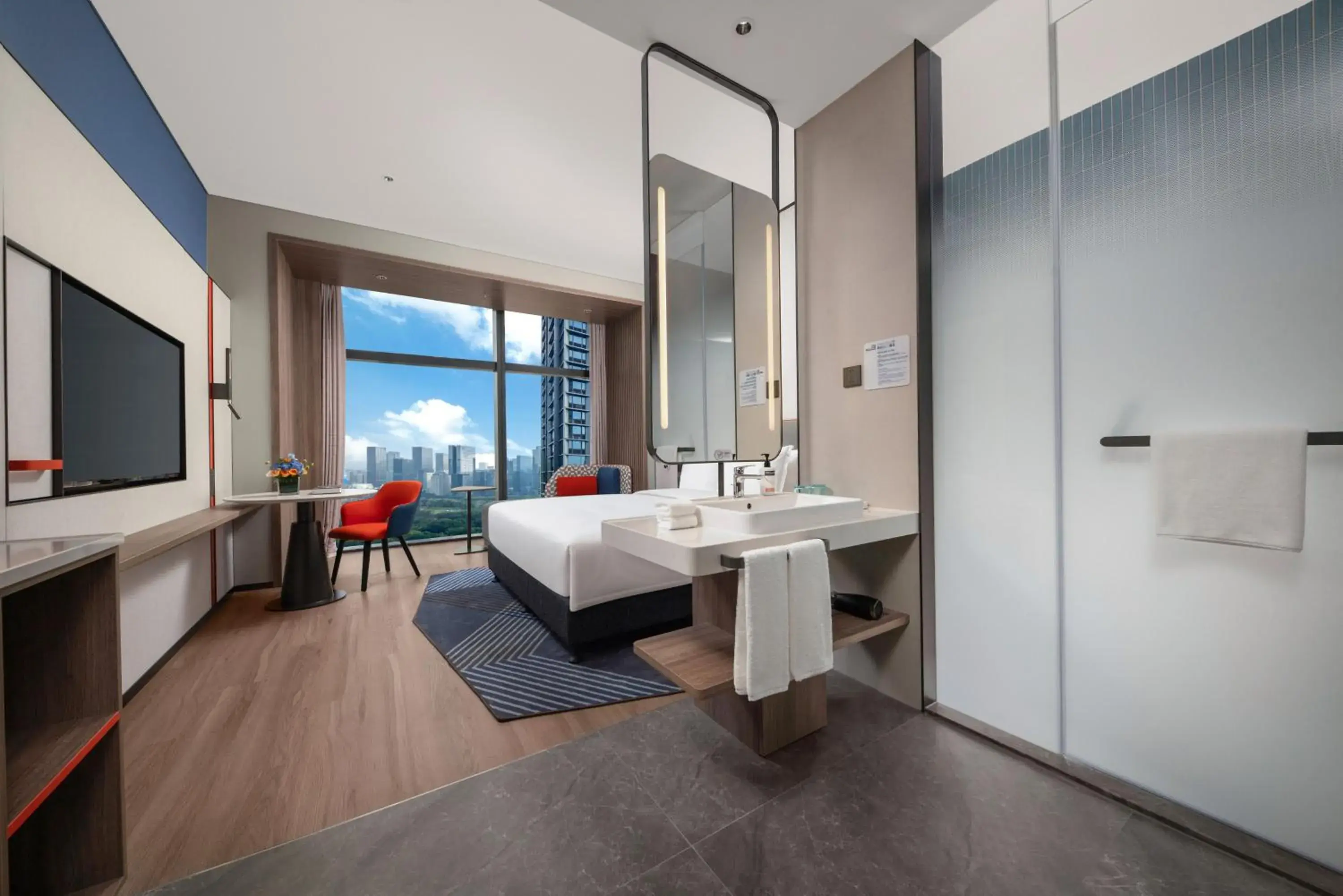 Standard King Room with City View in Holiday Inn Express Shenzhen Futian Center by IHG Standard King Room with City View in Holiday Inn Express Shenzhen Futian Center by IHG