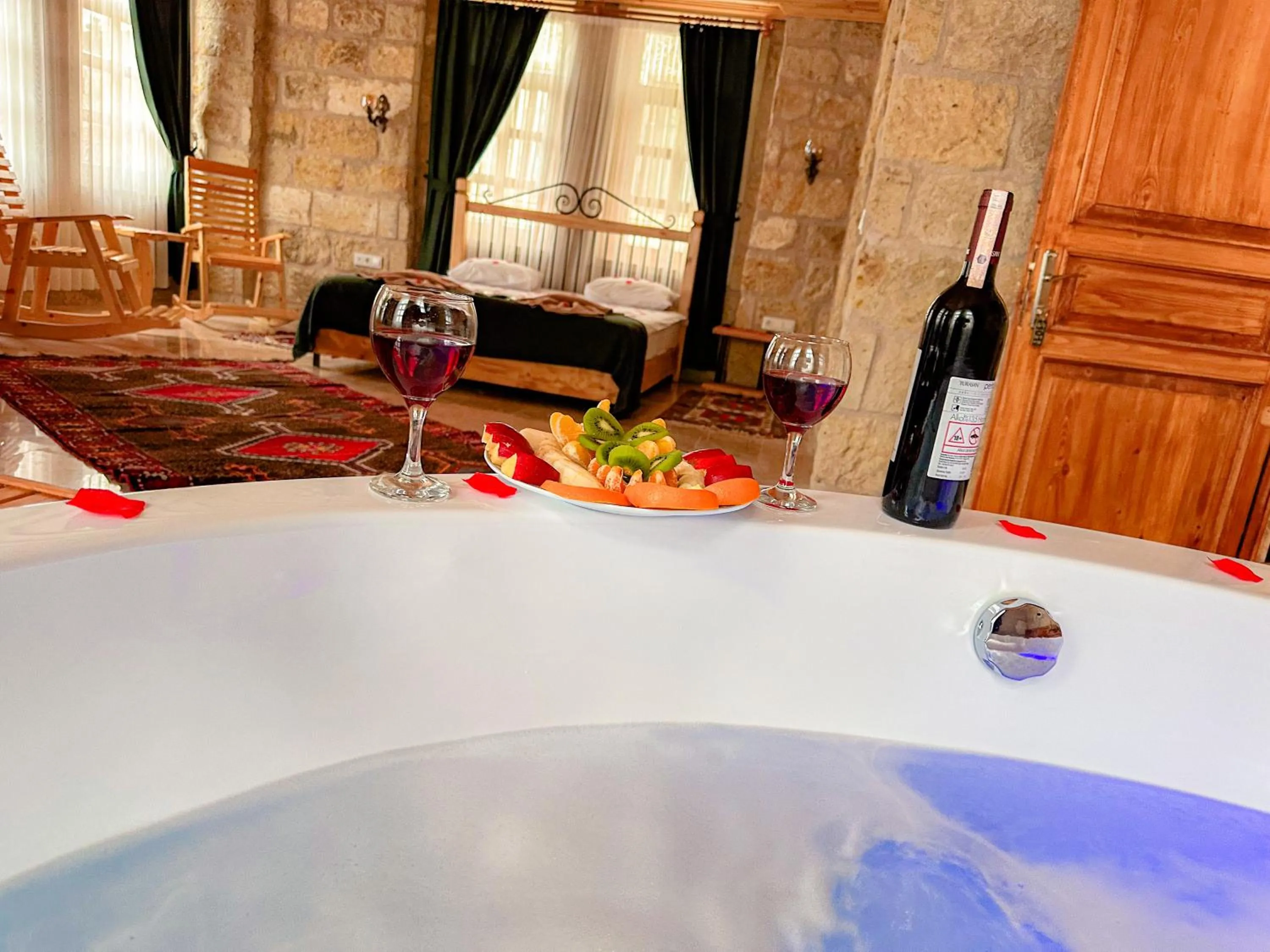 Hot Tub in Tantan Cappadocia House