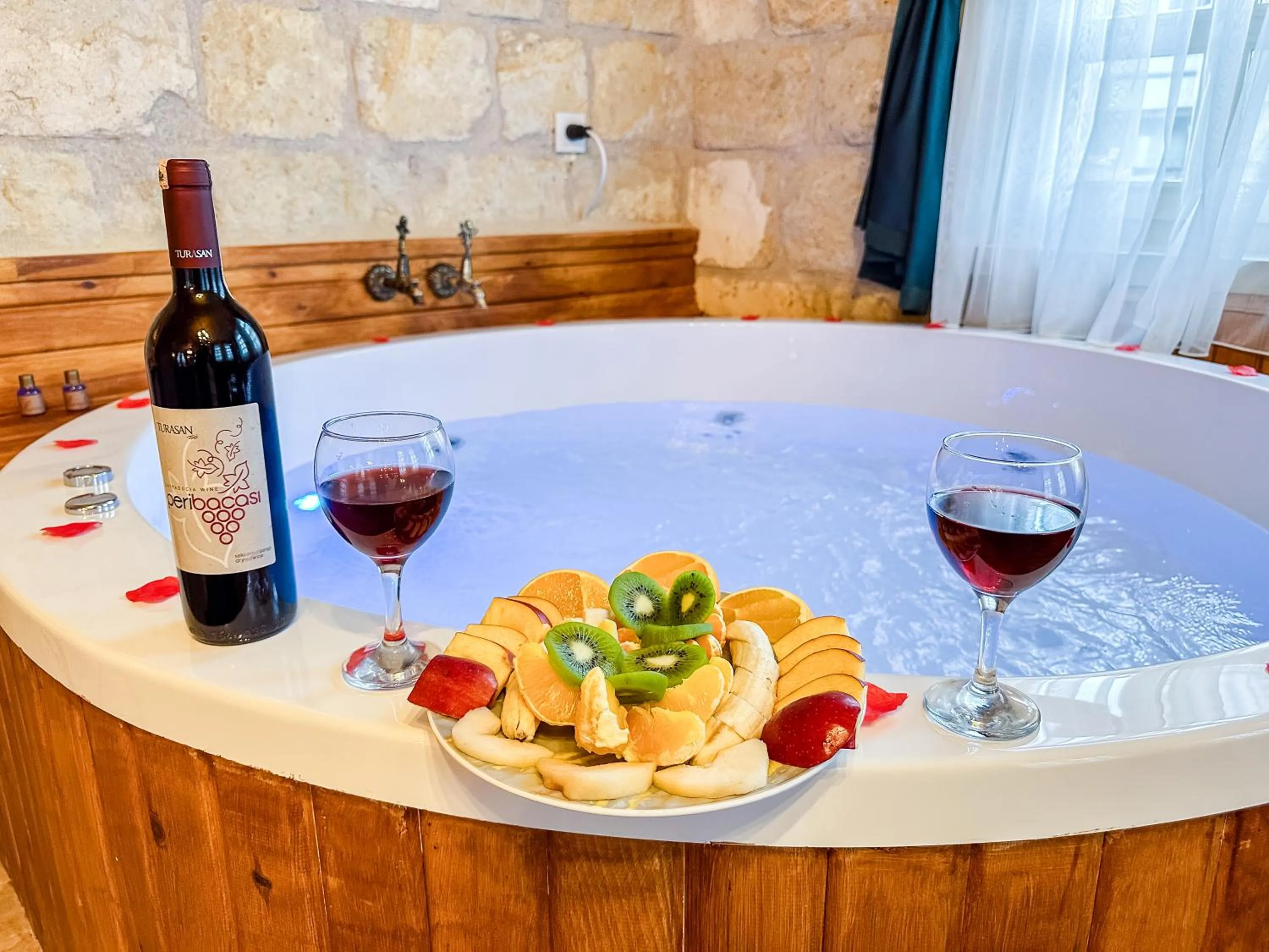 Hot Tub in Tantan Cappadocia House