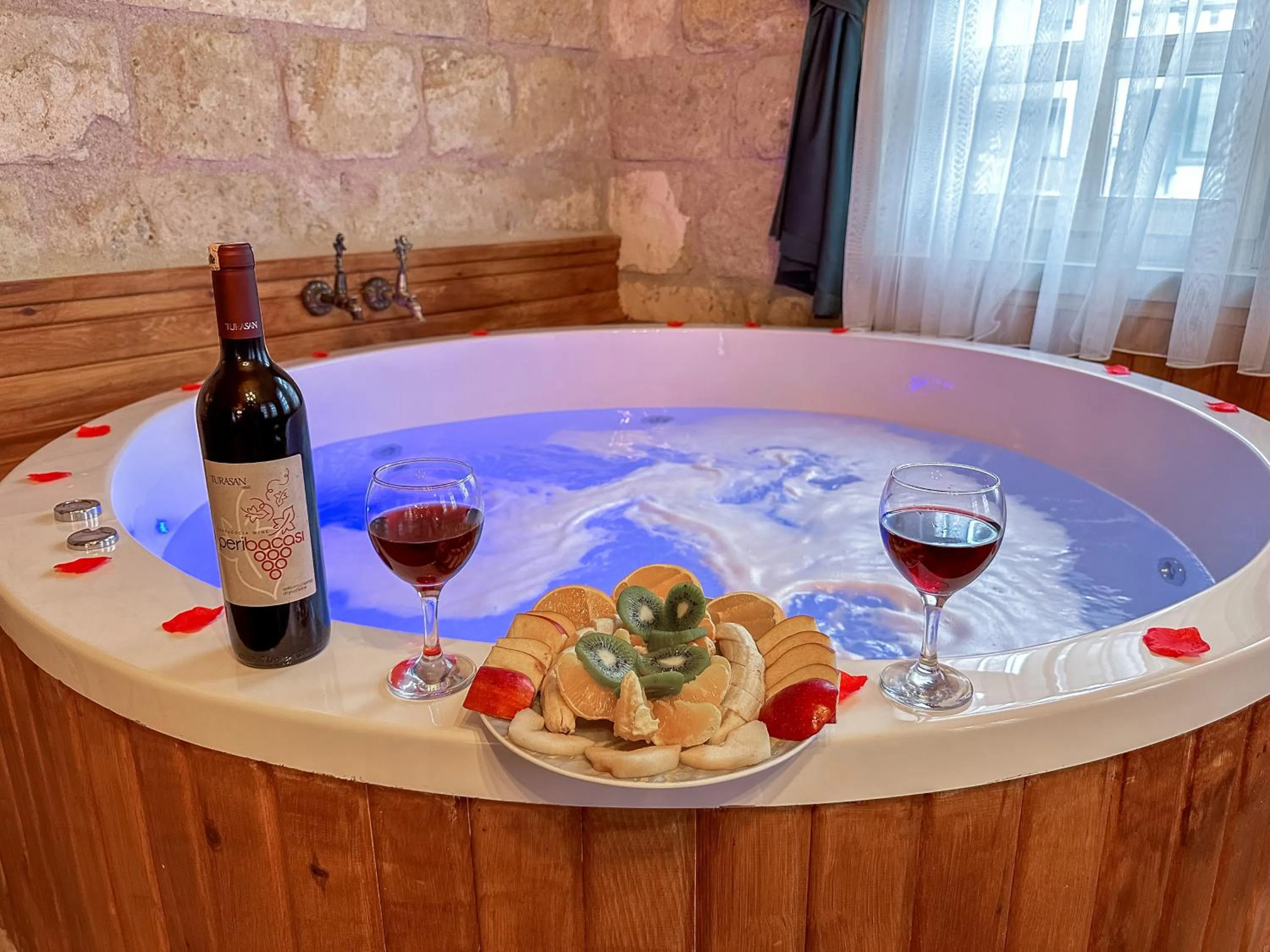 Hot Tub in Tantan Cappadocia House