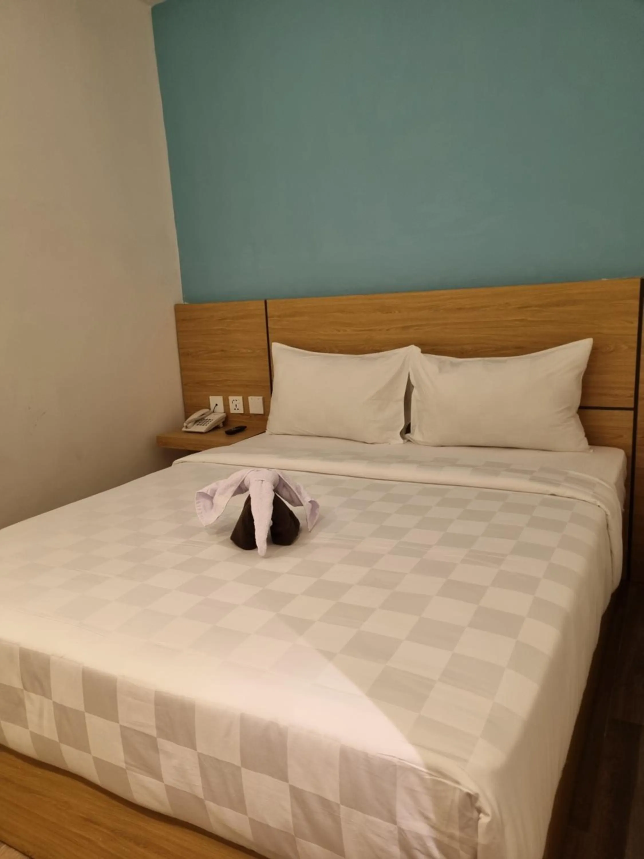 Bedroom, Bed in Vivotel Hotel