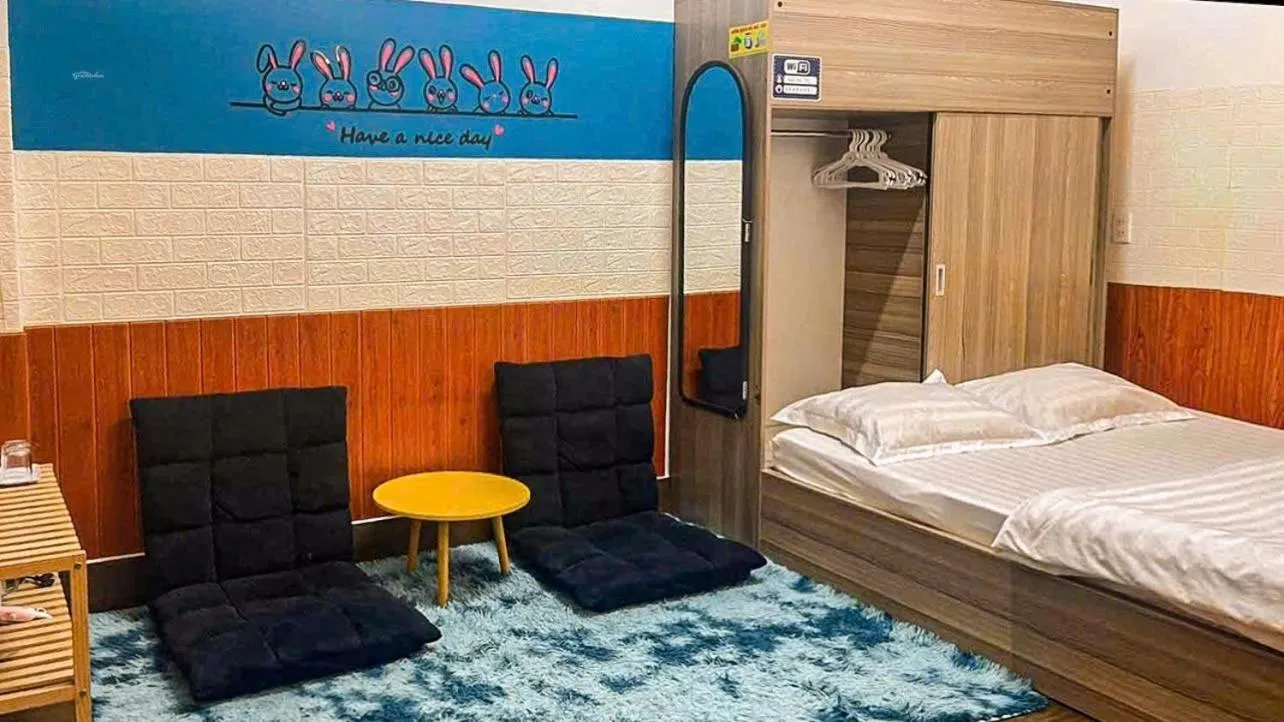 Photo of the whole room, Bed in NA NI