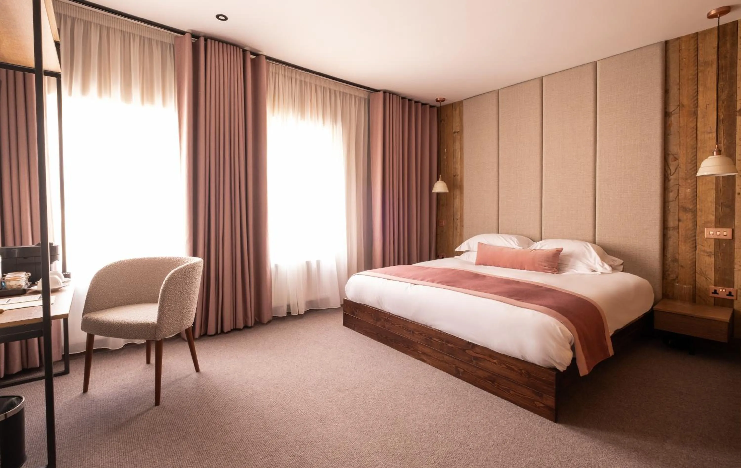 Bed in The Stroud Hotel