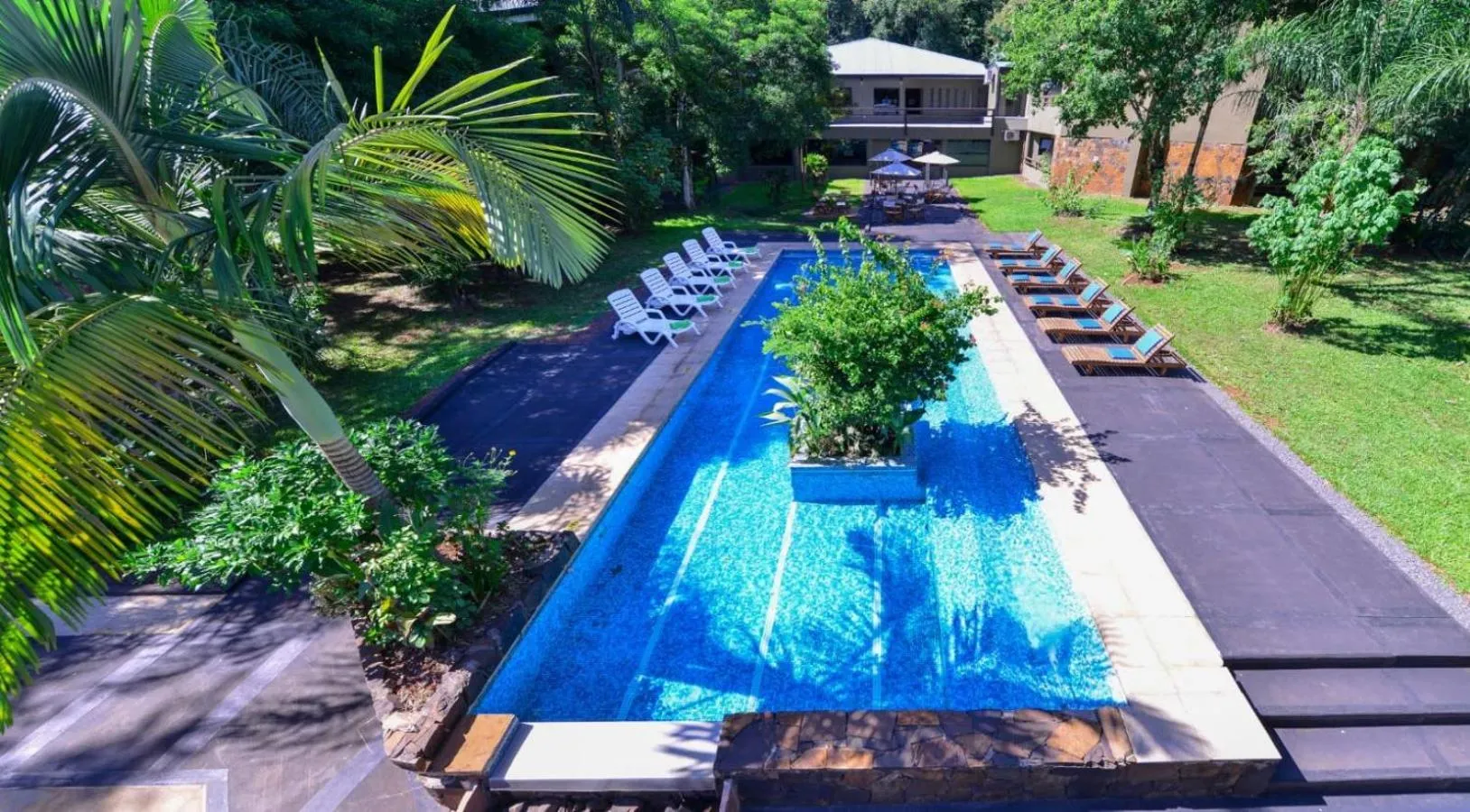 Swimming pool in Bagu ÑAMANDU GUAZU