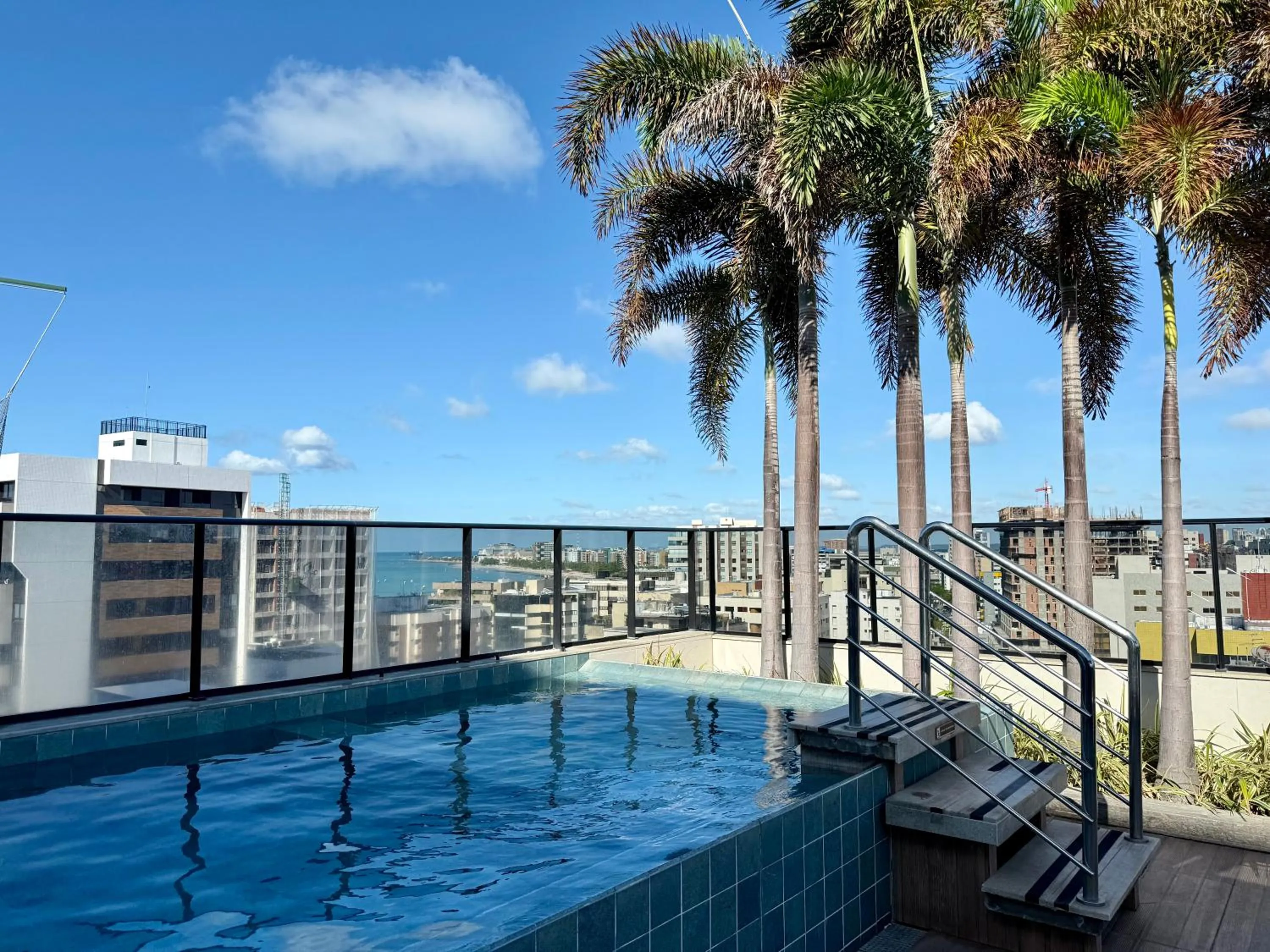 Swimming pool in Prédio com excelente custo benefício!