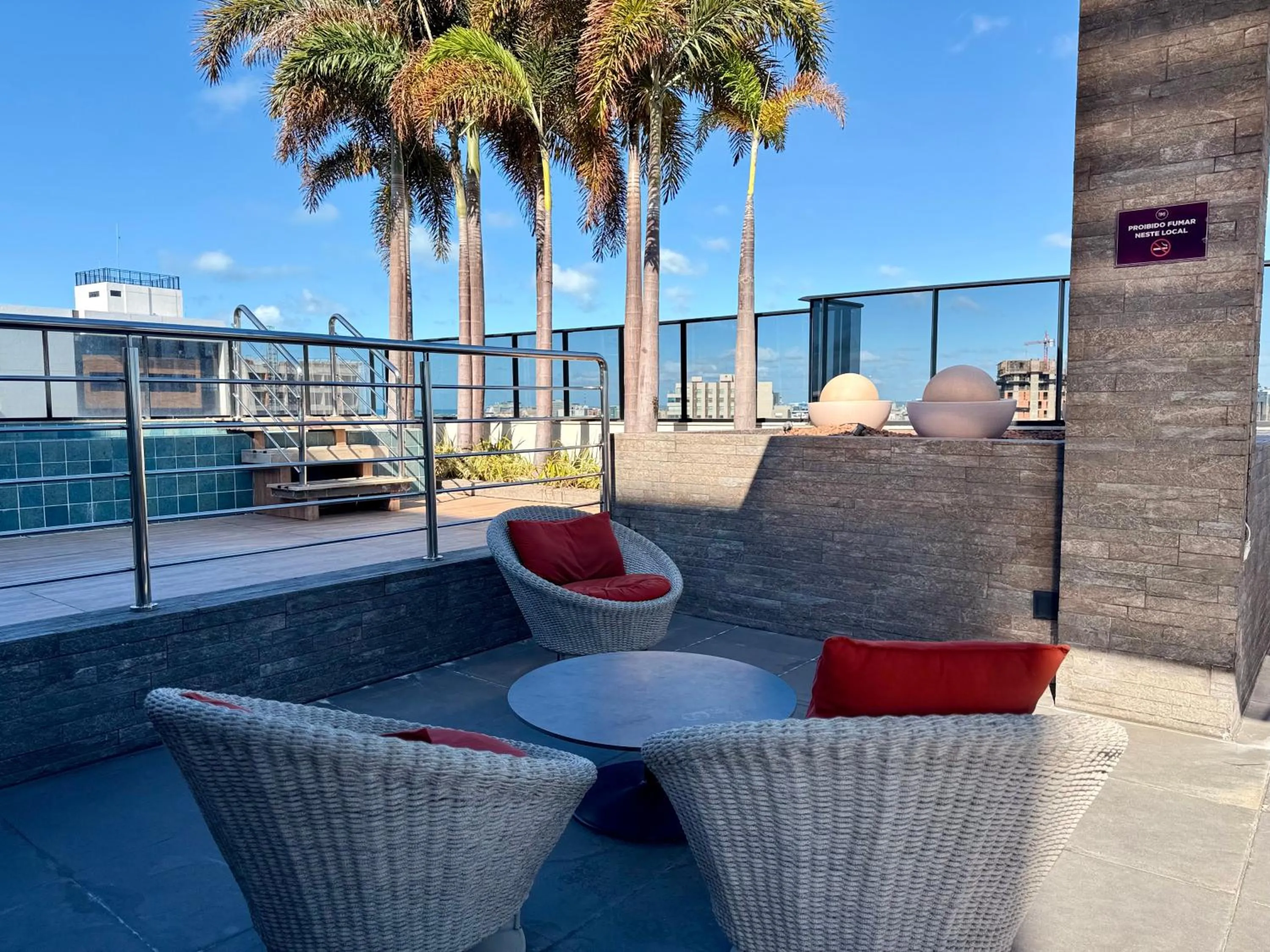 Balcony/Terrace in Prédio com excelente custo benefício!