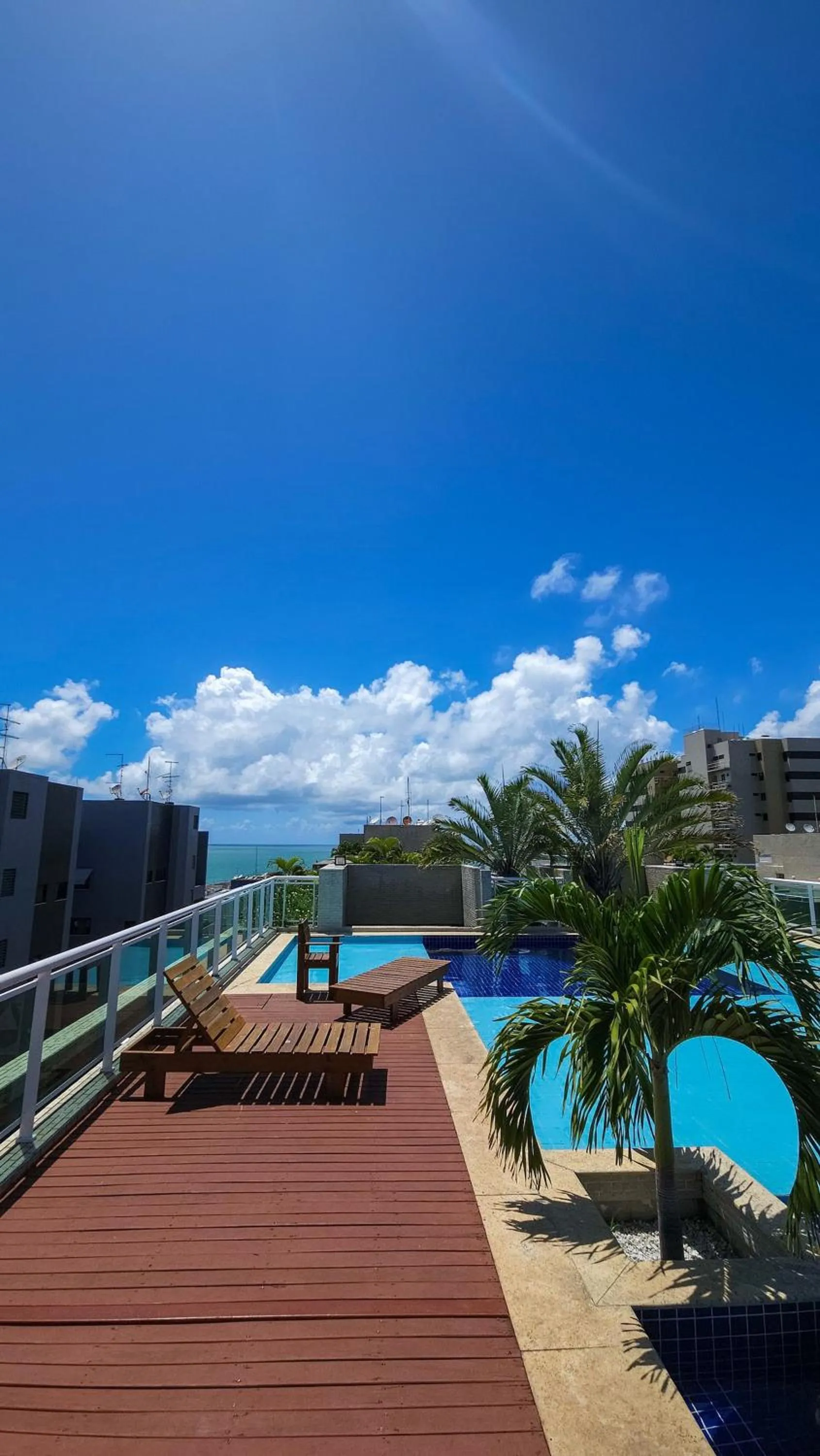 Pool view in Condomínio de Luxo a Beira Mar!