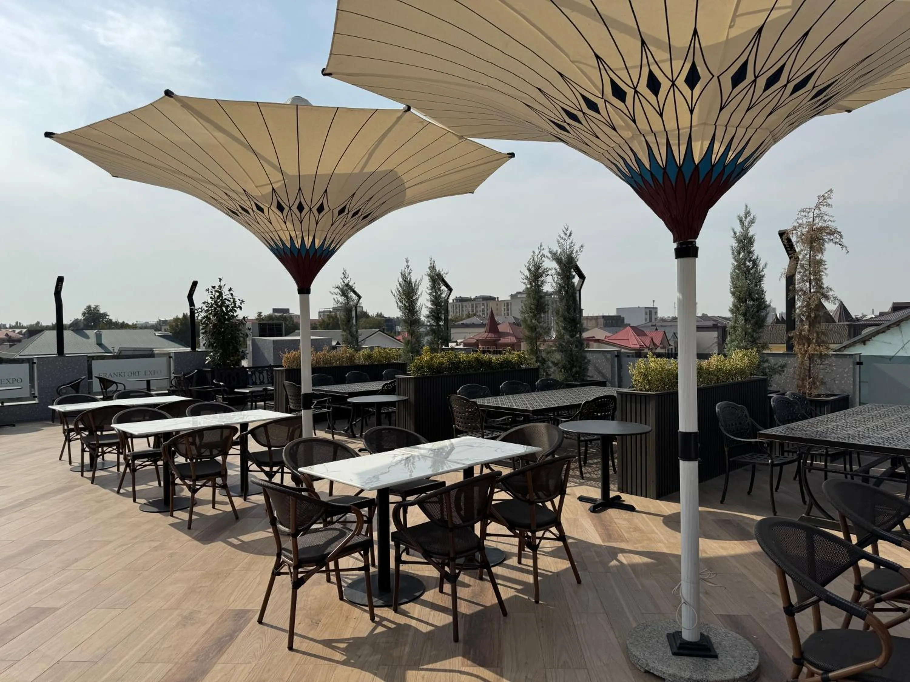 Restaurant/places to eat in FRANKFORT Expo Hotel