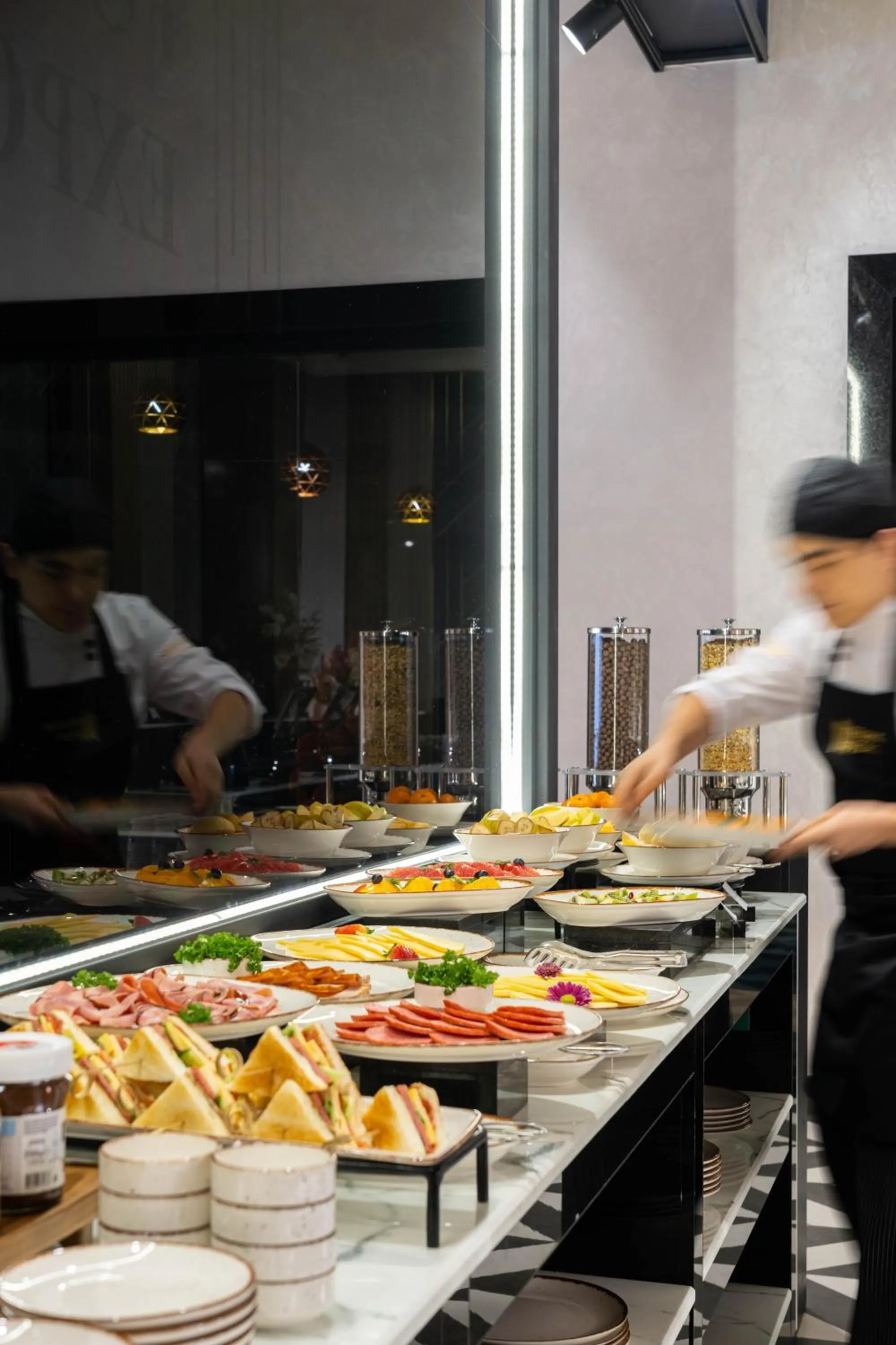 Restaurant/places to eat in FRANKFORT Expo Hotel