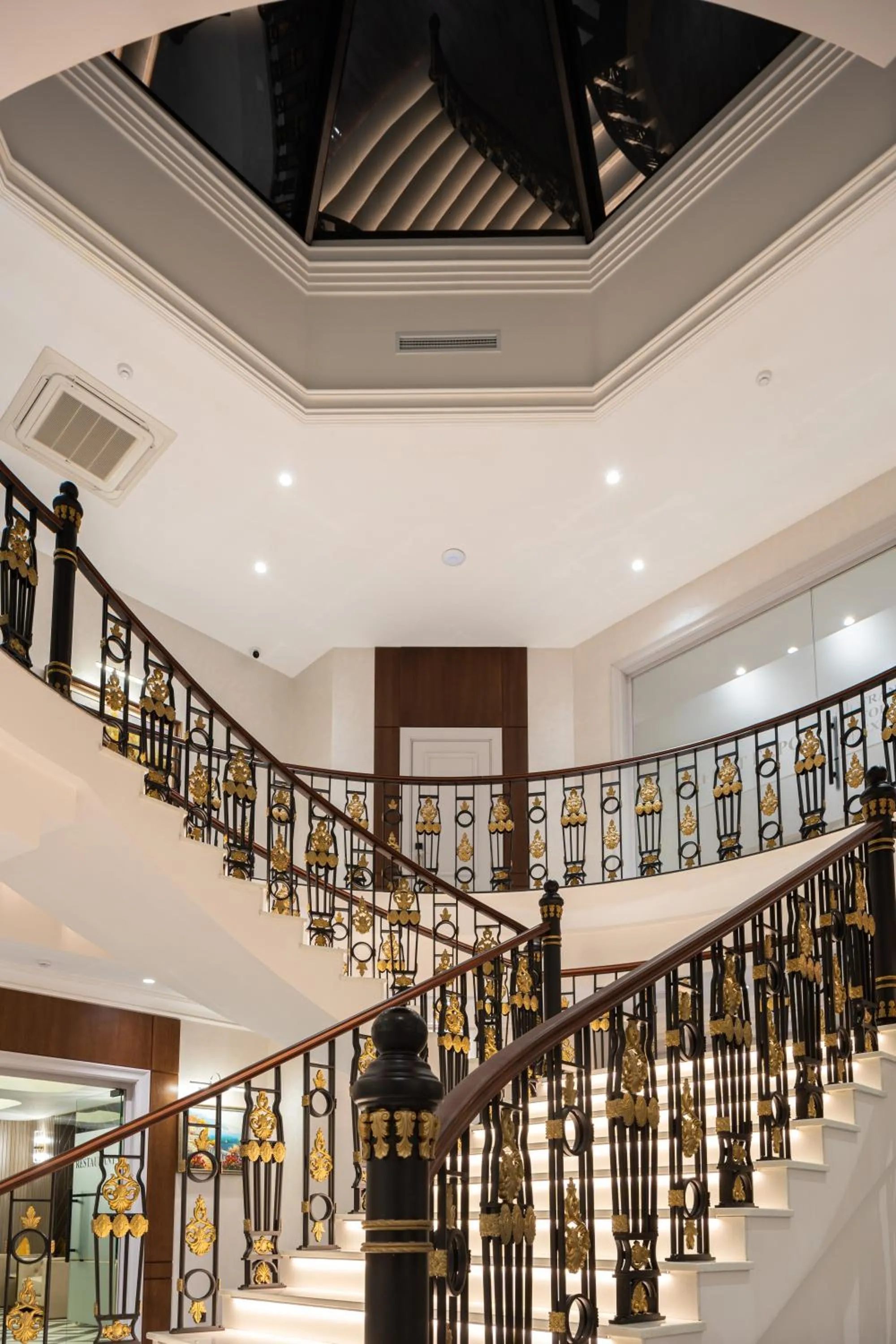 Property building in FRANKFORT Expo Hotel