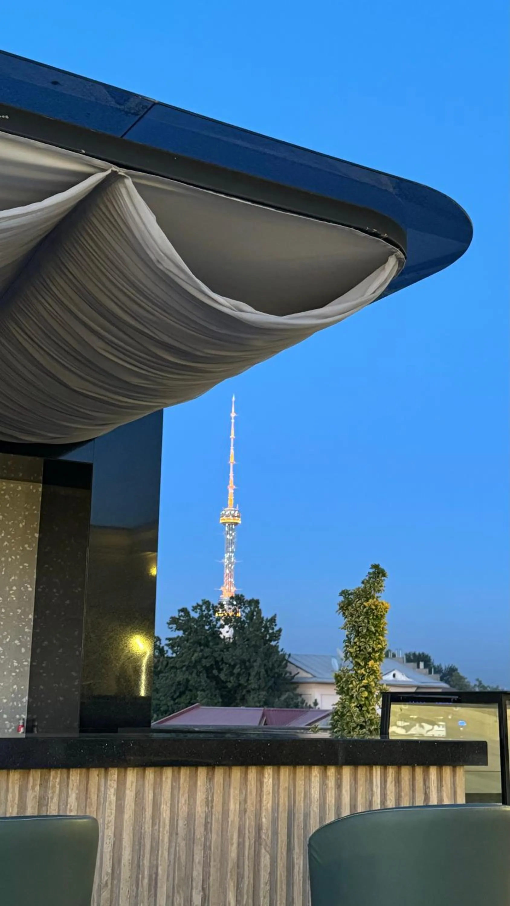 Restaurant/places to eat in FRANKFORT Expo Hotel