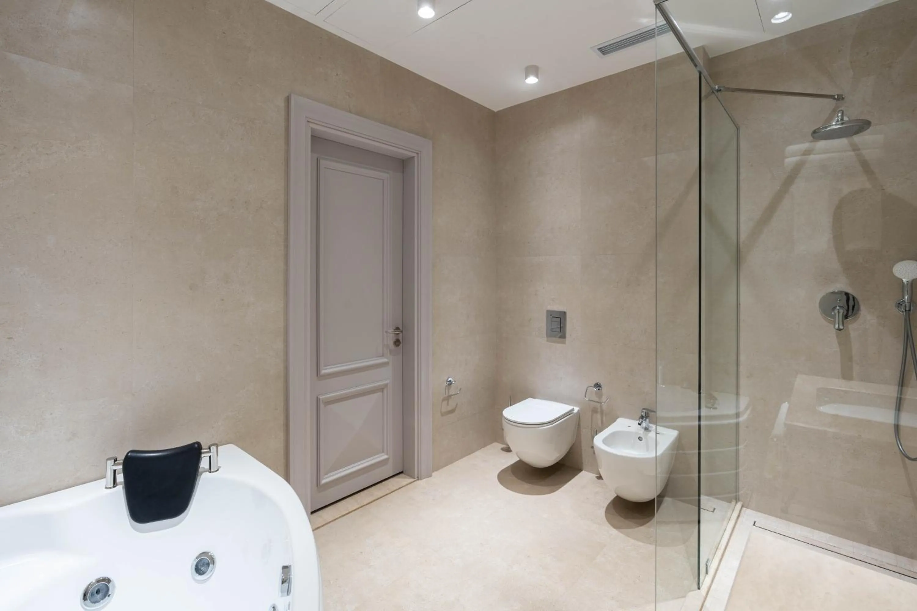 Shower in FRANKFORT Expo Hotel