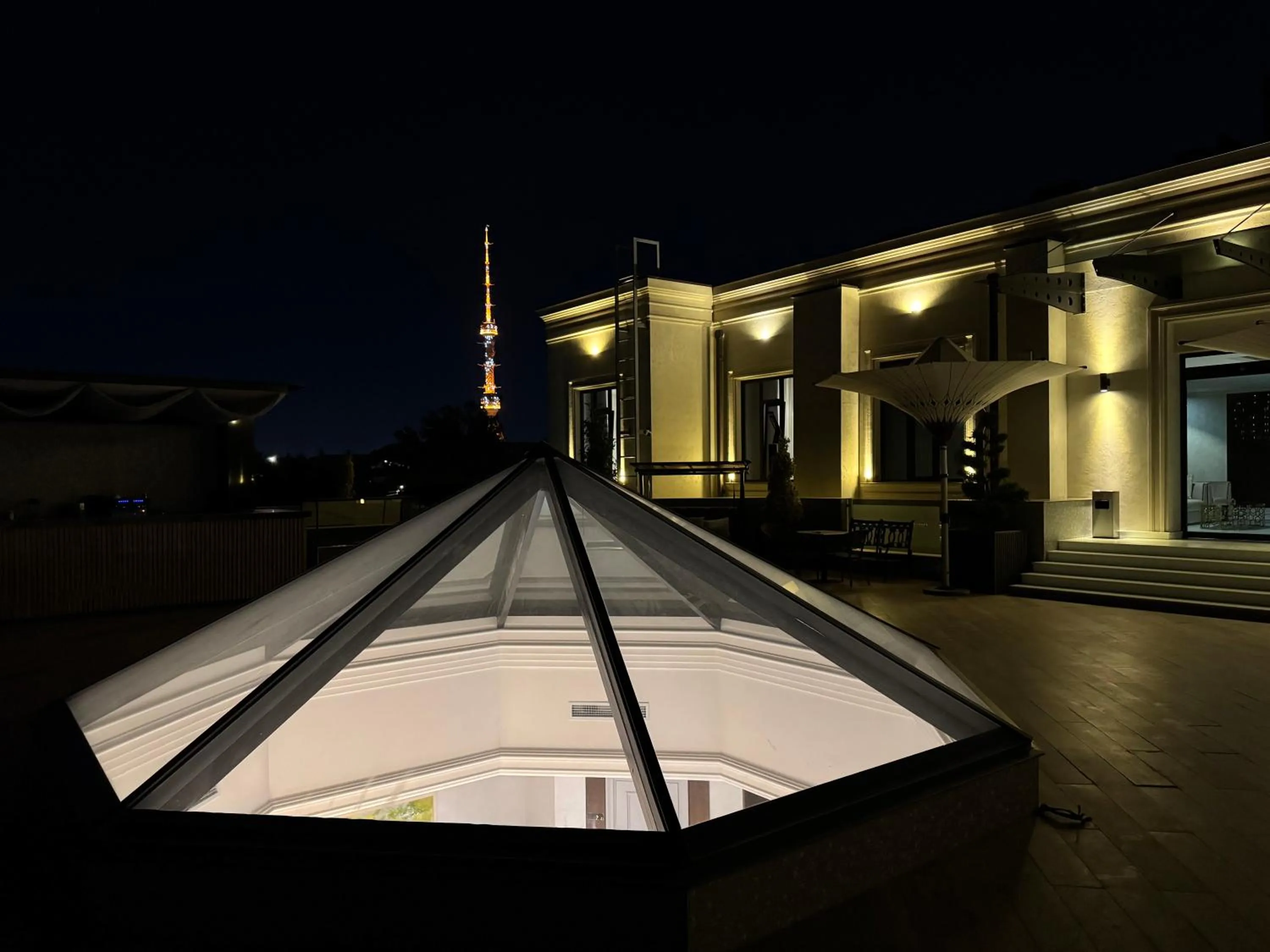 Restaurant/places to eat in FRANKFORT Expo Hotel