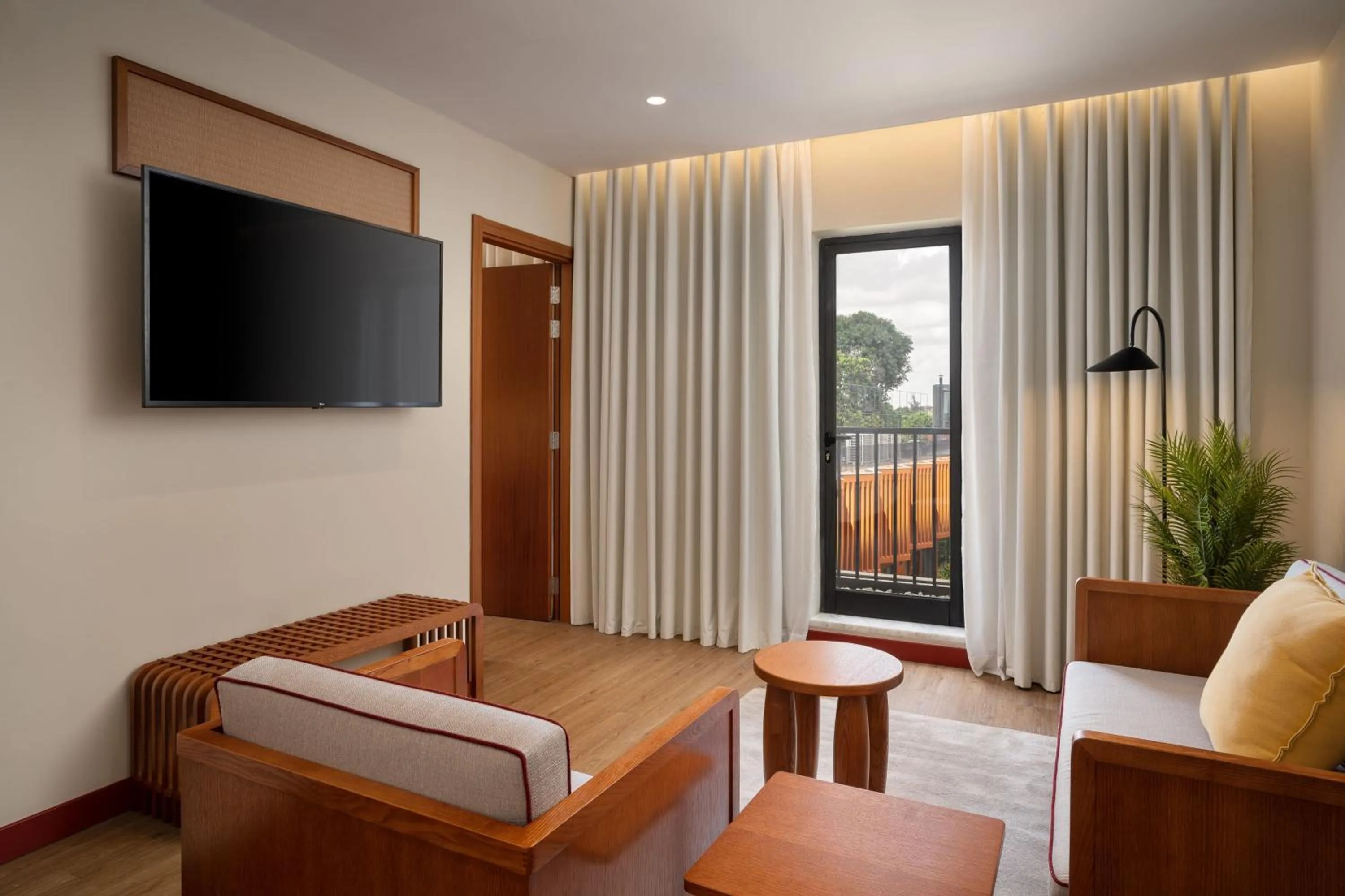 Lounge or bar, Bed in Protea Hotel by Marriott Luanda