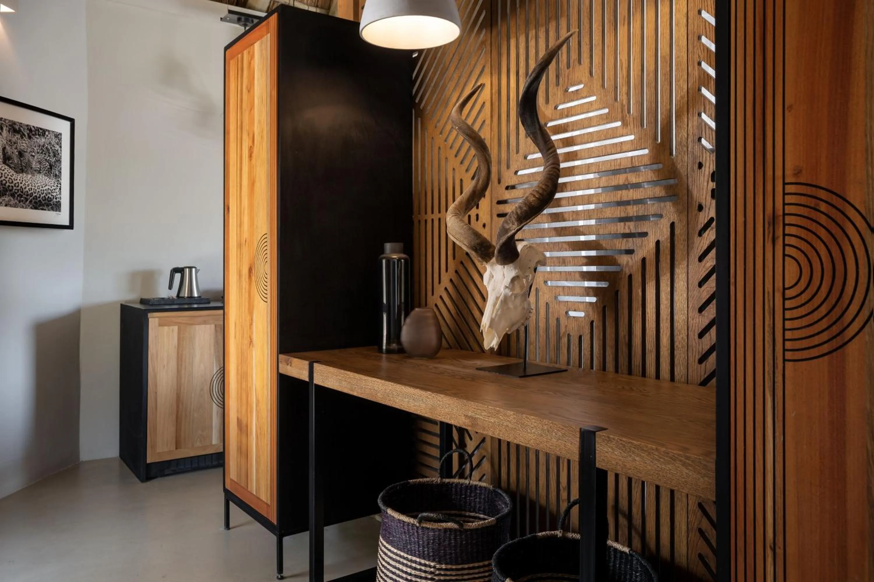 Photo of the whole room in Leopard Sands Kruger Park