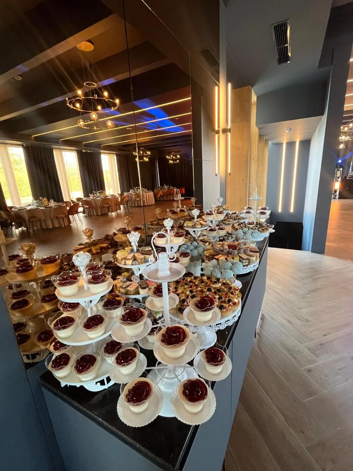 Restaurant/places to eat in Hotel Sorin MIHAI