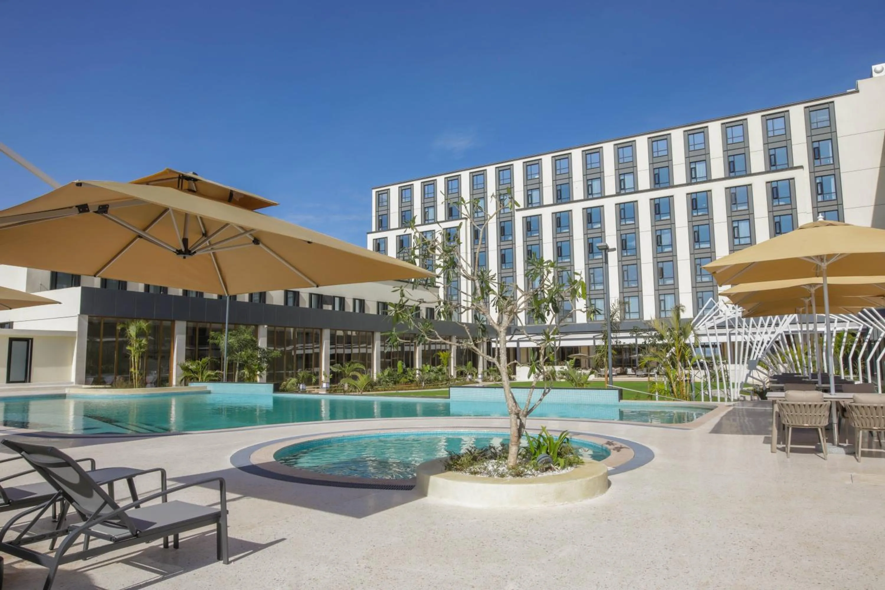 Swimming pool in Argyle Grand Hotel Nairobi Airport