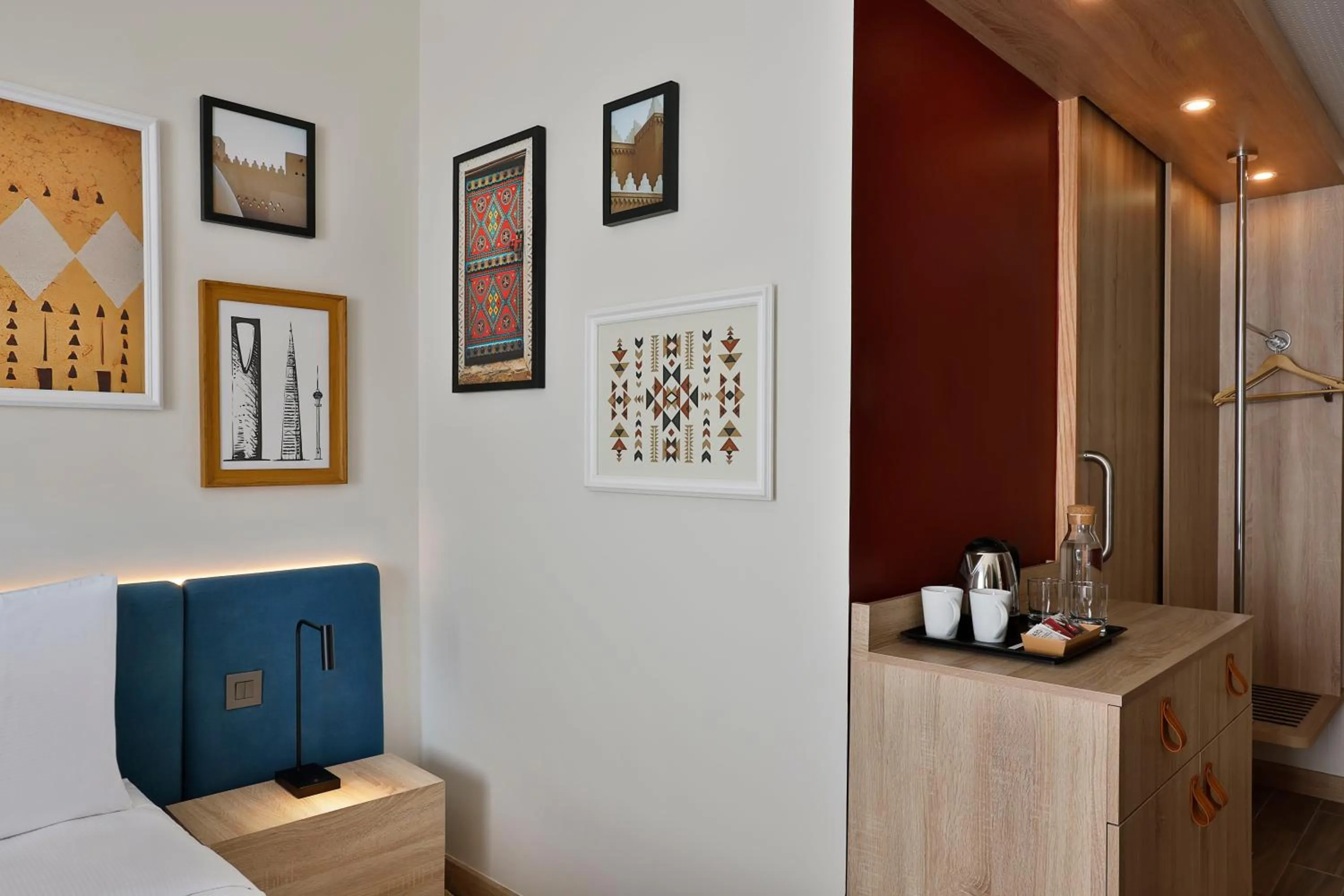 Coffee/tea facilities in Hampton by Hilton Sharma NEOM Community 1