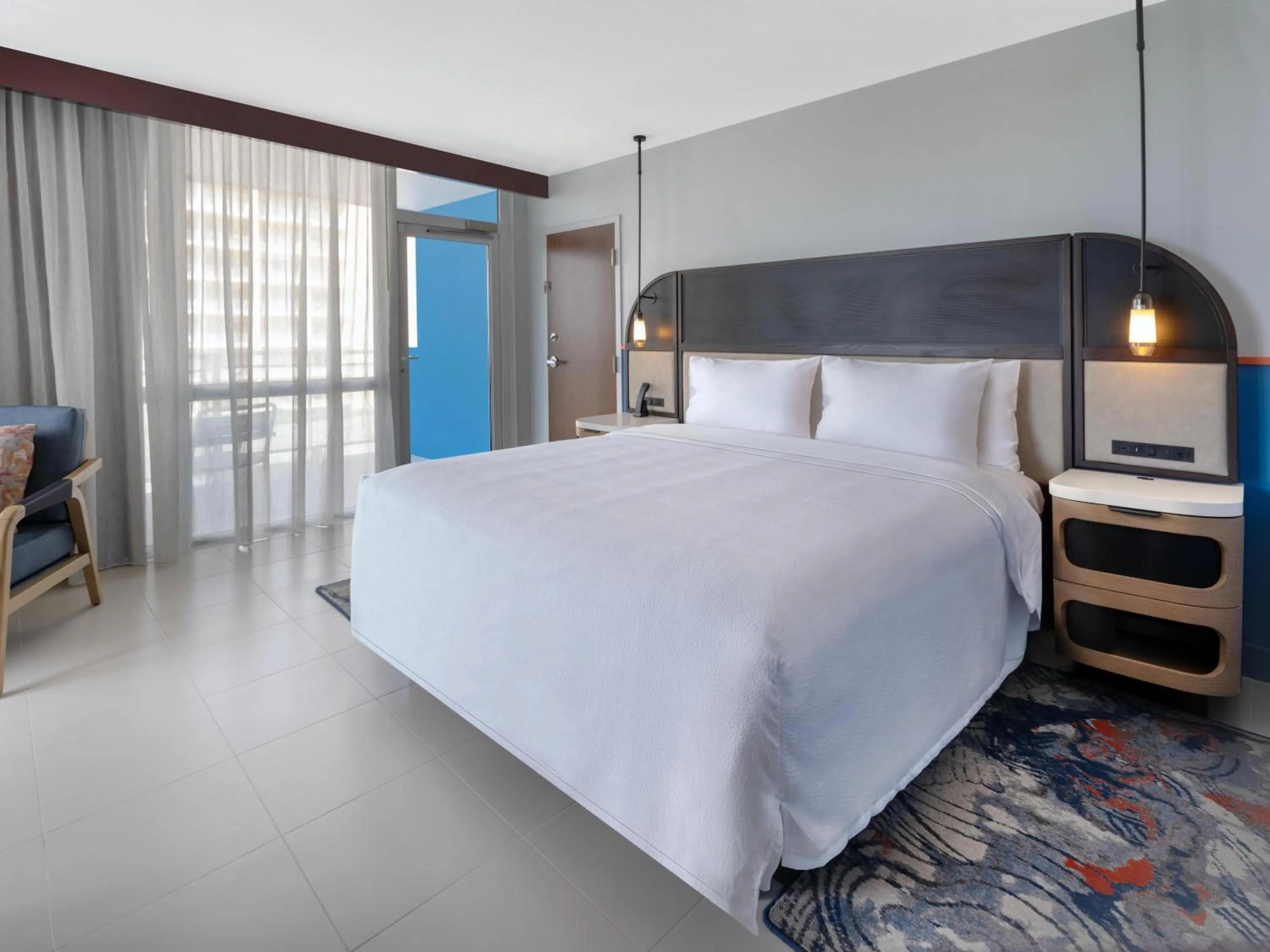 Property building, Bed in Hilton Garden Inn San Juan Condado