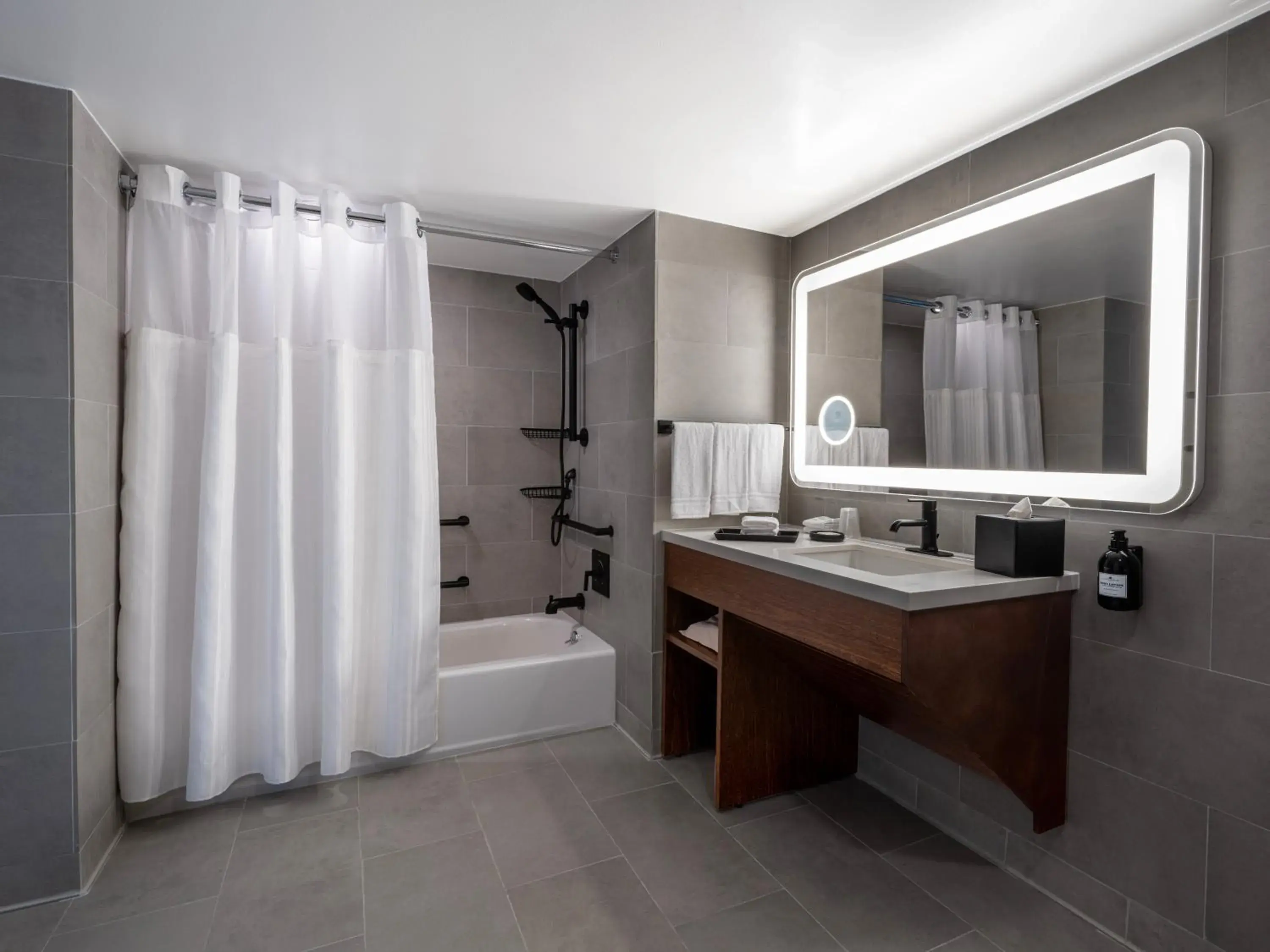 Queen Room with Two Queen Beds in Hilton Garden Inn San Juan Condado Queen Room with Two Queen Beds in Hilton Garden Inn San Juan Condado