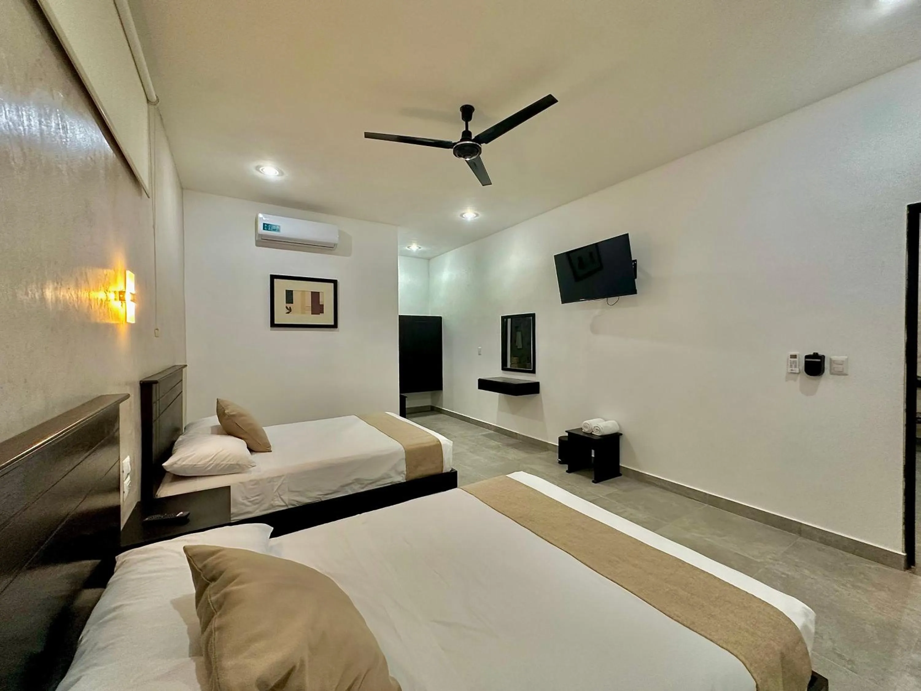 Photo of the whole room in Hotel Zibahun