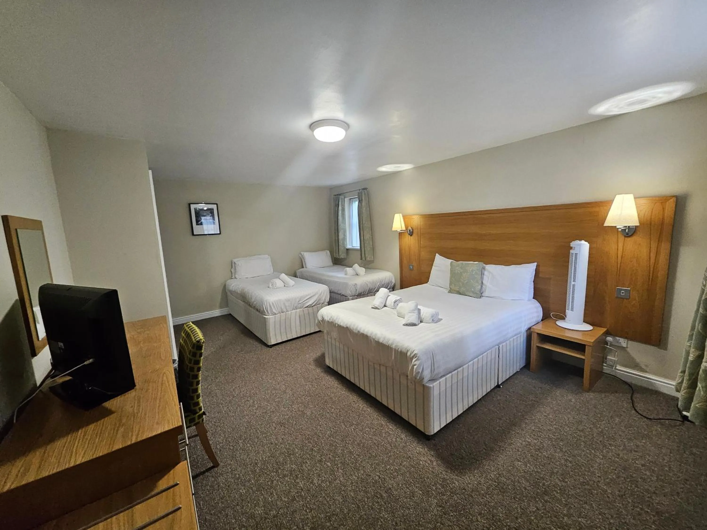 Bedroom, Bed in Marsh Farm Hotel