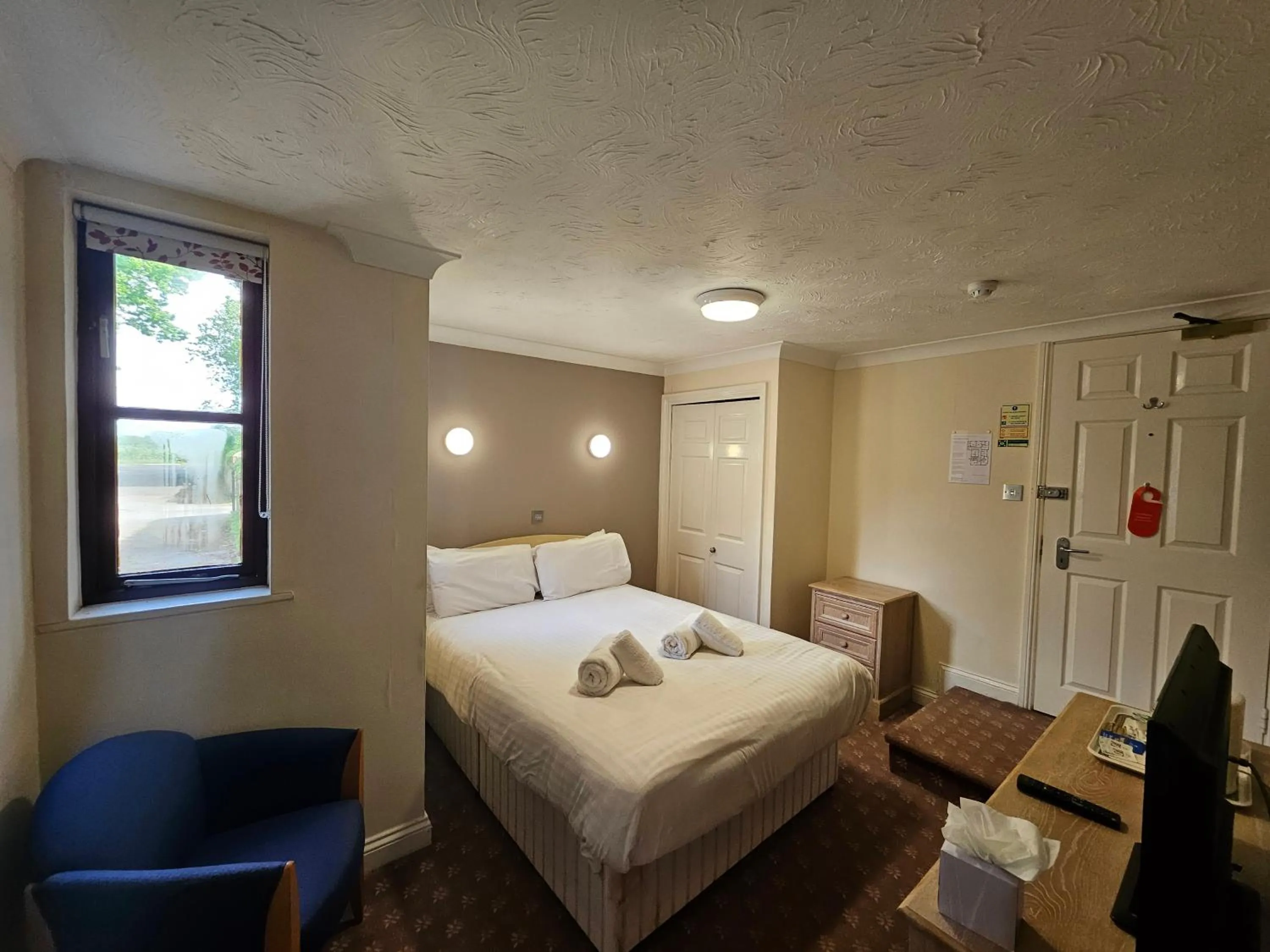 Bedroom, Bed in Marsh Farm Hotel