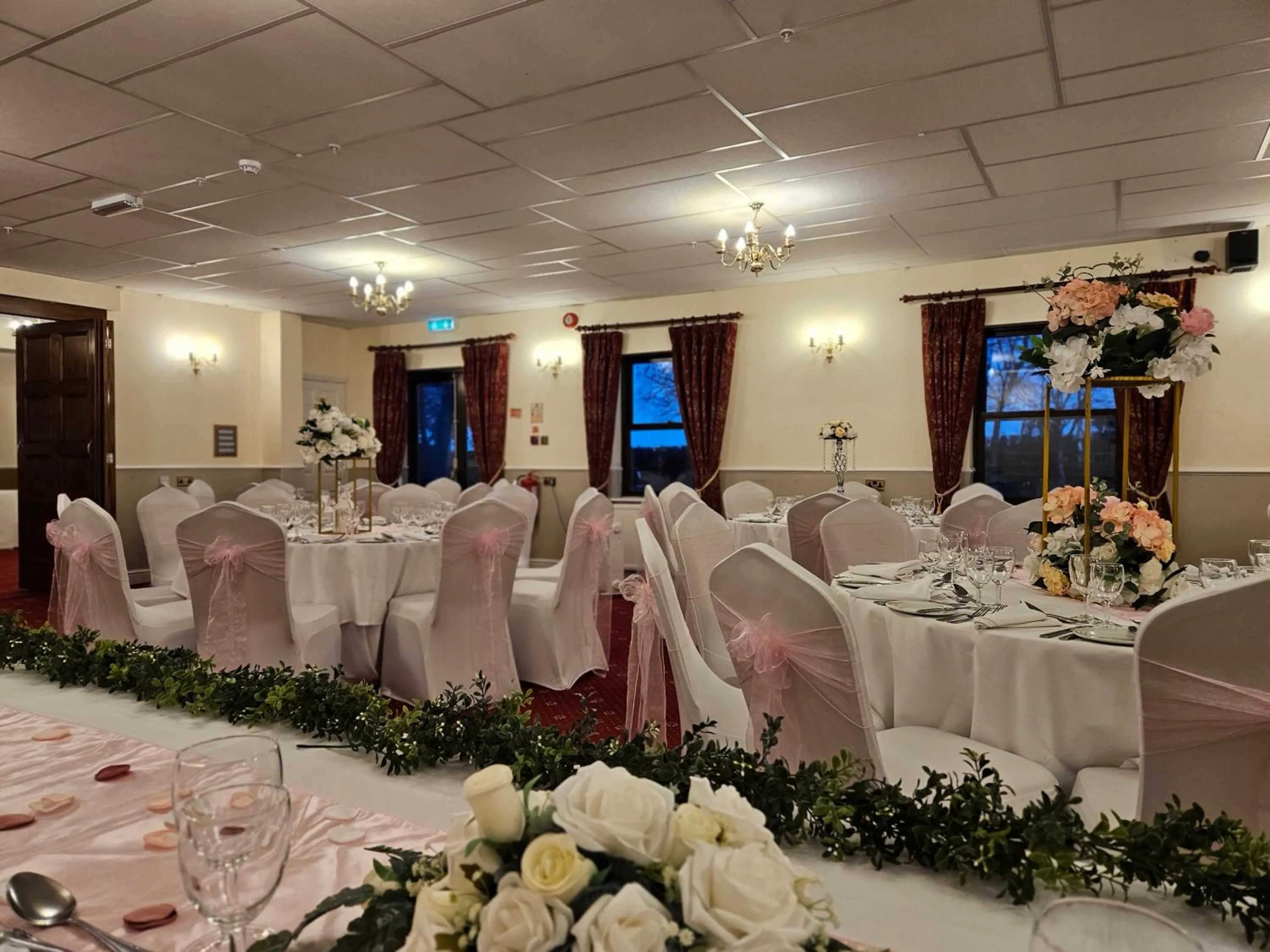 wedding in Marsh Farm Hotel