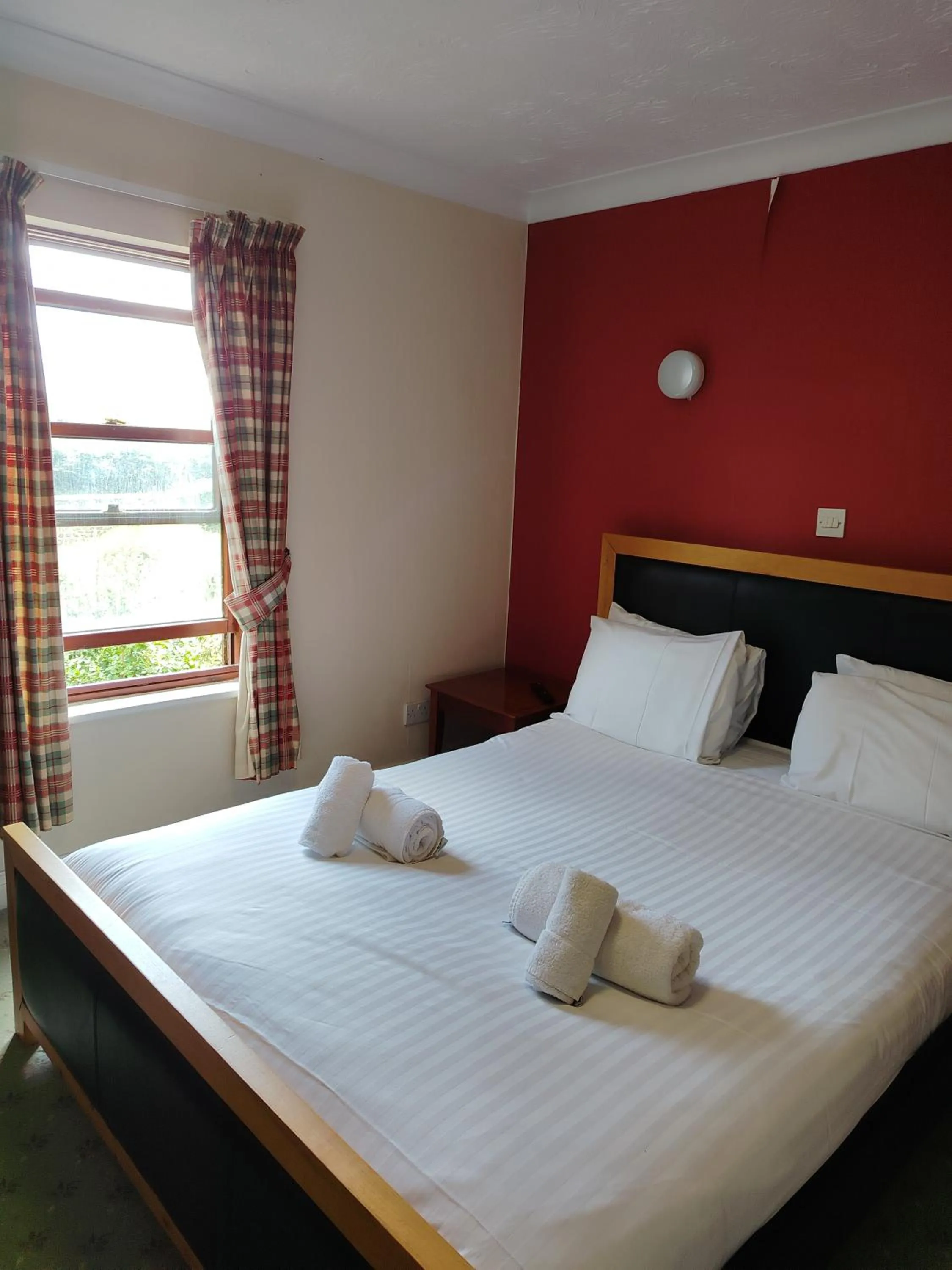 Bedroom, Bed in Marsh Farm Hotel