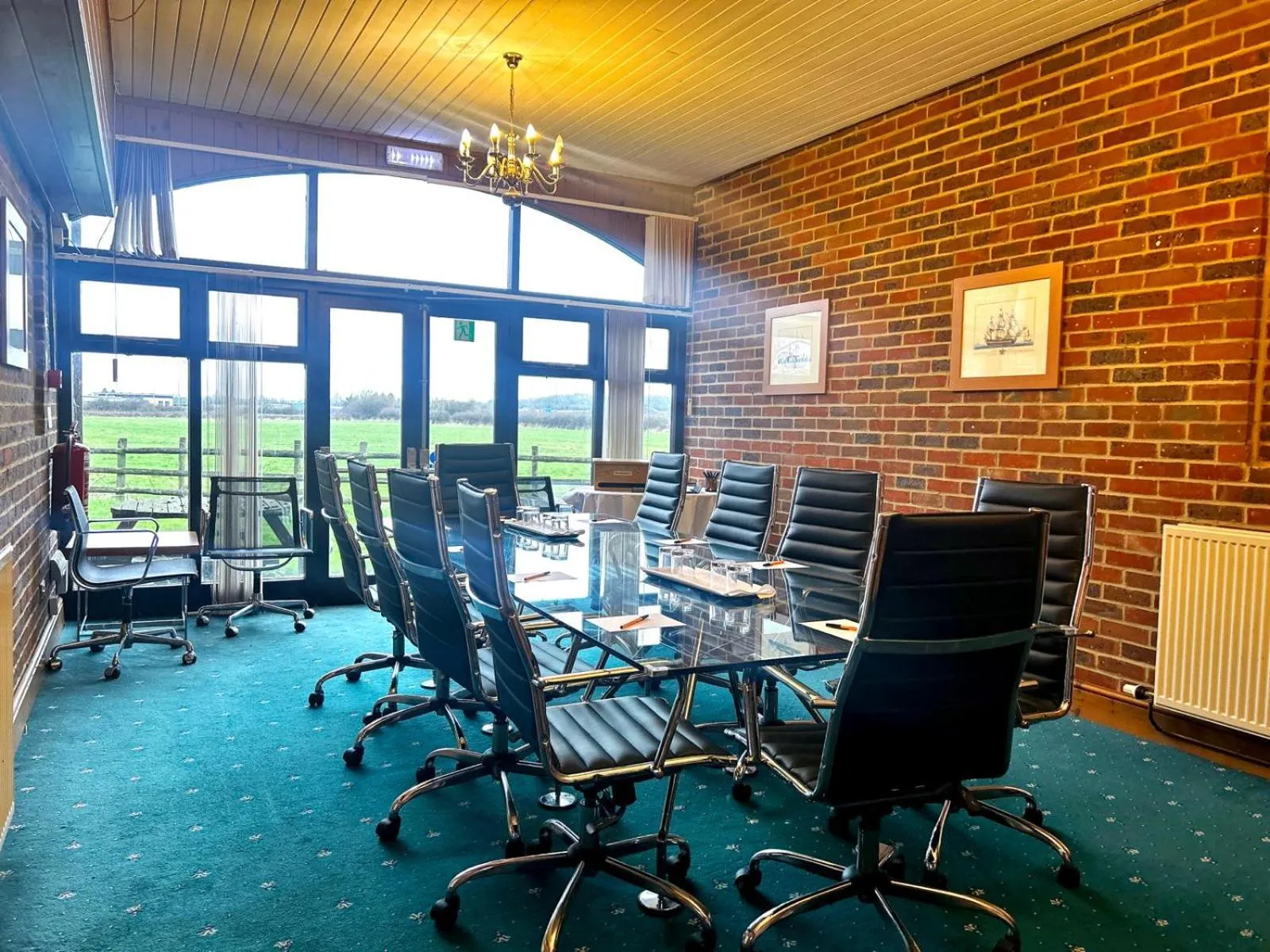 Meeting/conference room in Marsh Farm Hotel