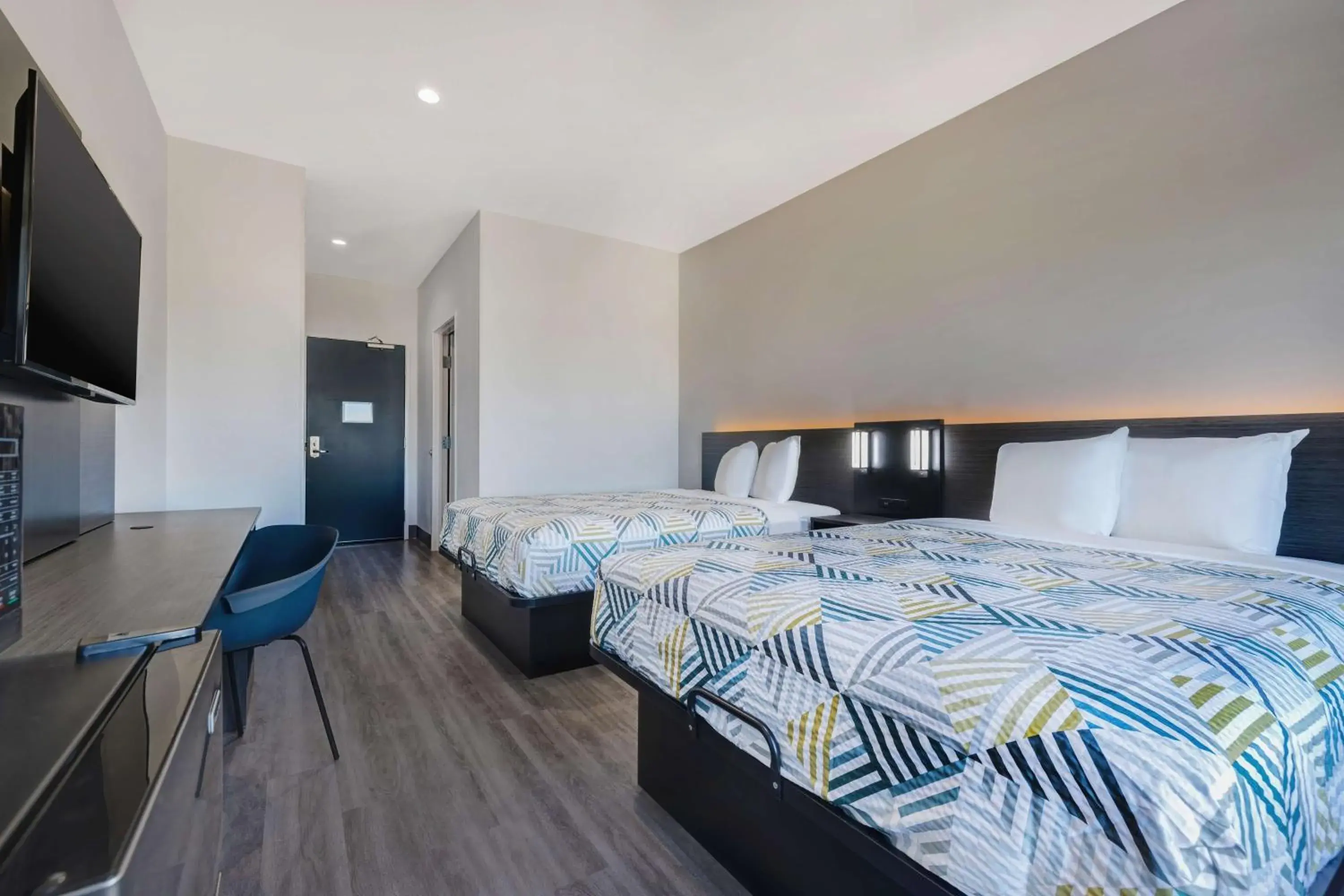 Queen Room with Two Queen Beds - Disability Access - Non-Smoking in Motel 6 Dallas, TX Methodist Charlton Medical Ctr Queen Room with Two Queen Beds - Disability Access - Non-Smoking in Motel 6 Dallas, TX Methodist Charlton Medical Ctr