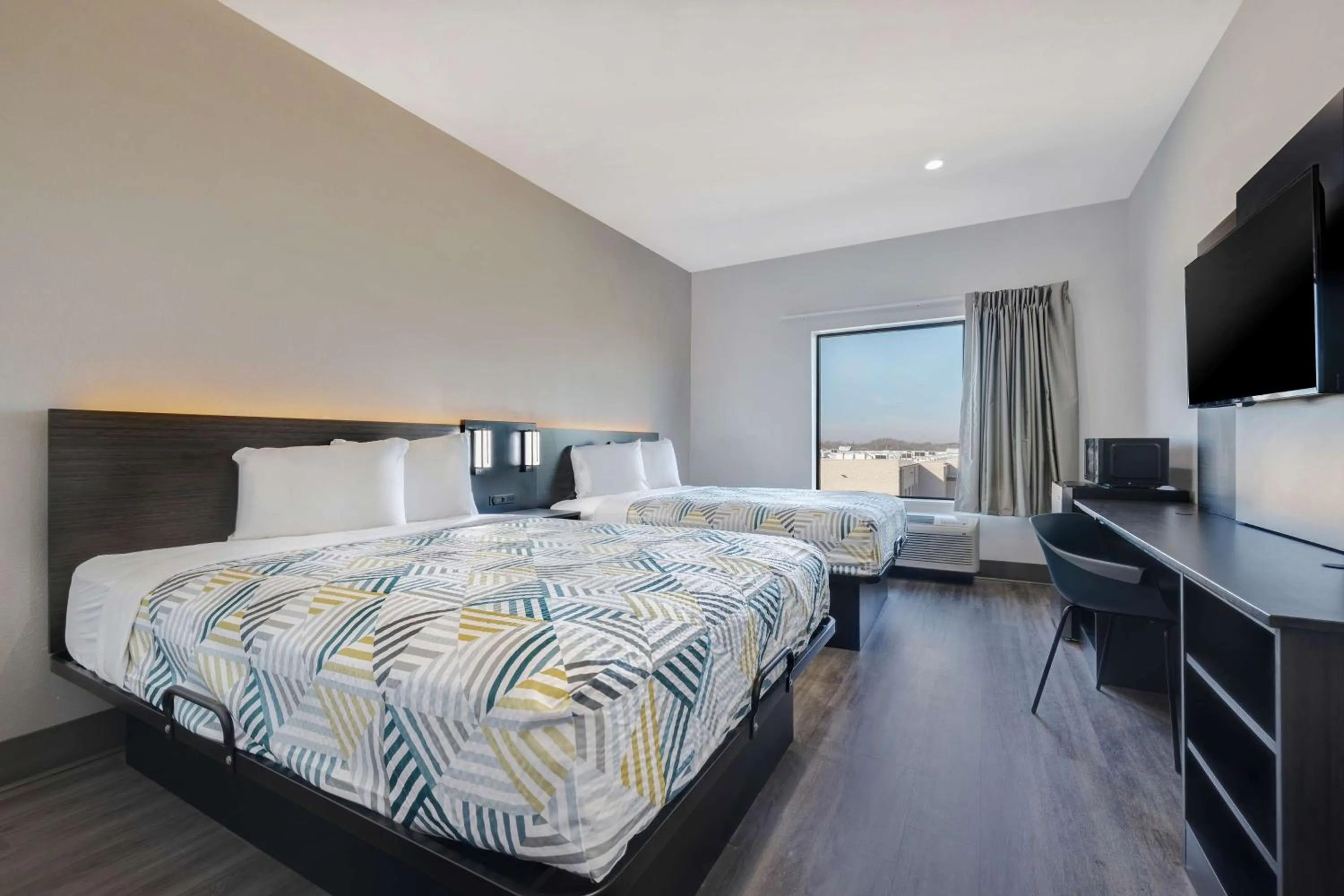 Bedroom, Bed in Motel 6 Dallas, TX Methodist Charlton Medical Ctr