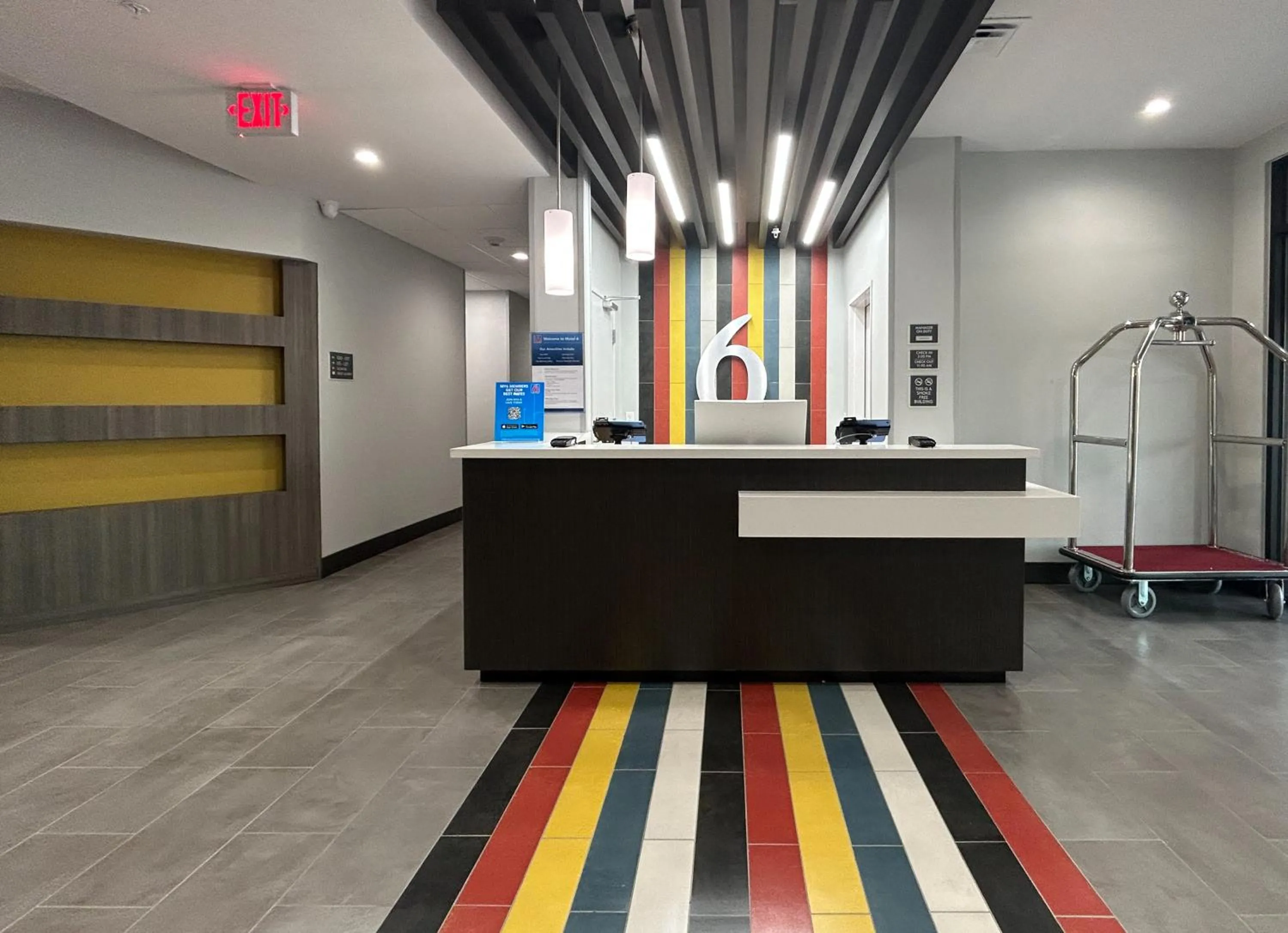 Lobby or reception in Motel 6 Dallas, TX Methodist Charlton Medical Ctr