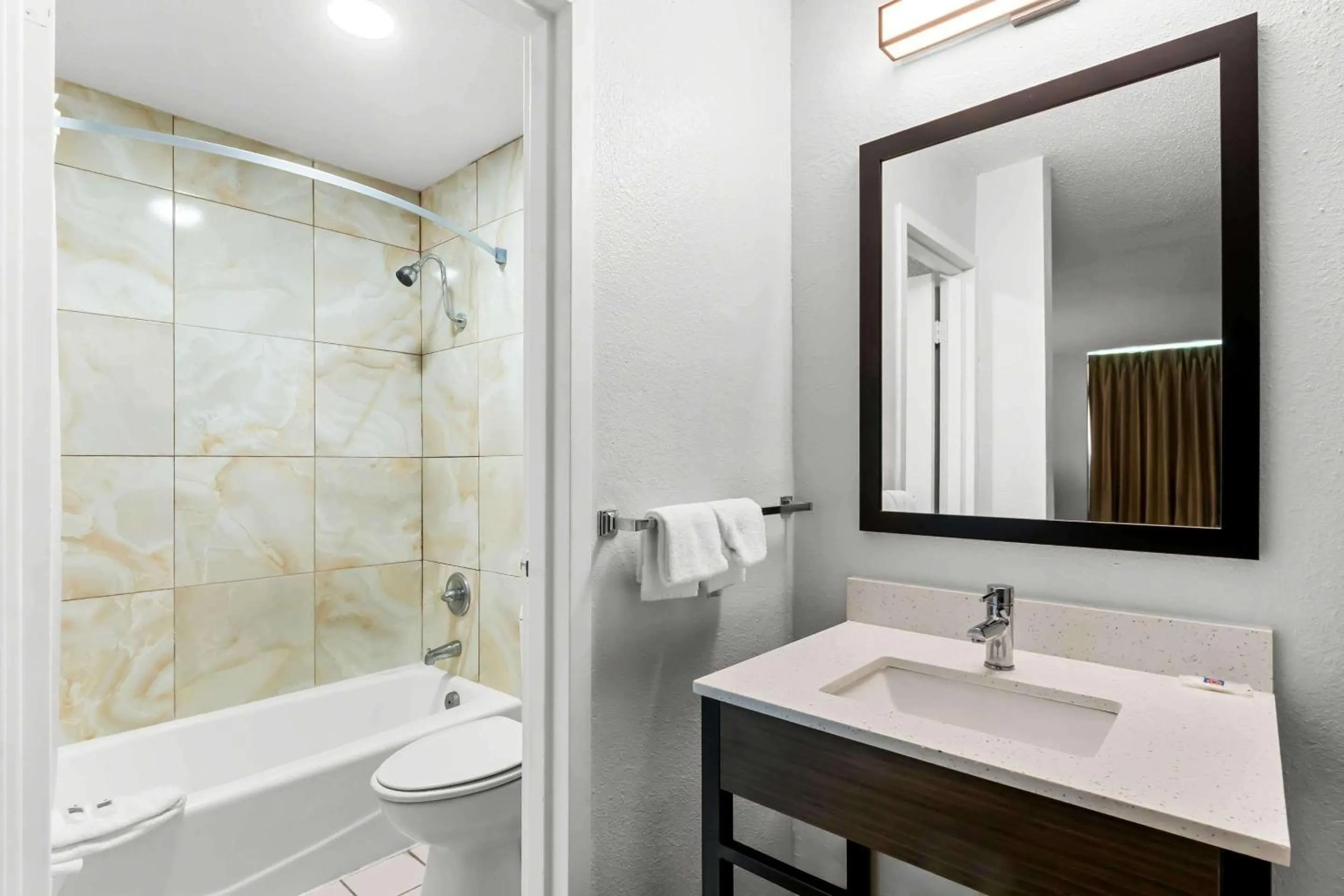 Bathroom in Studio 6 Port Lavaca, TX