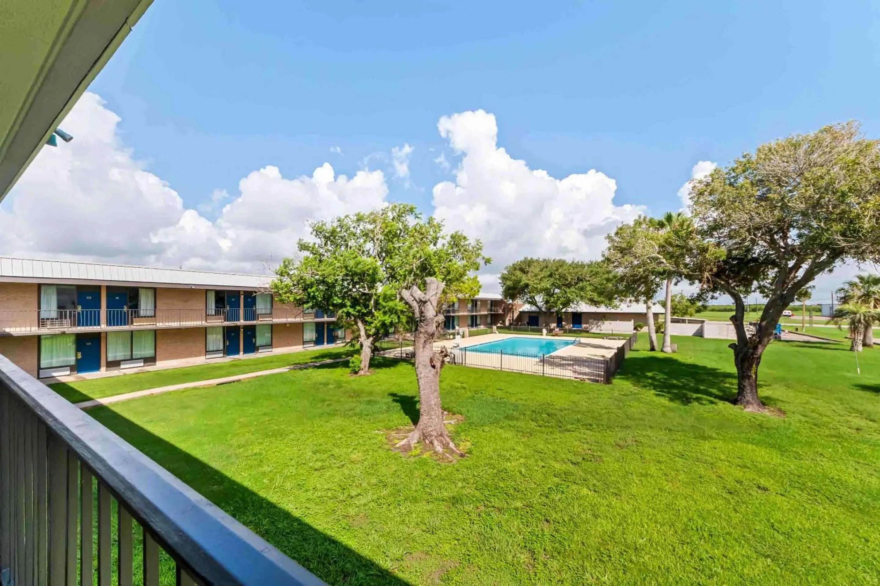 Property building in Studio 6 Port Lavaca, TX