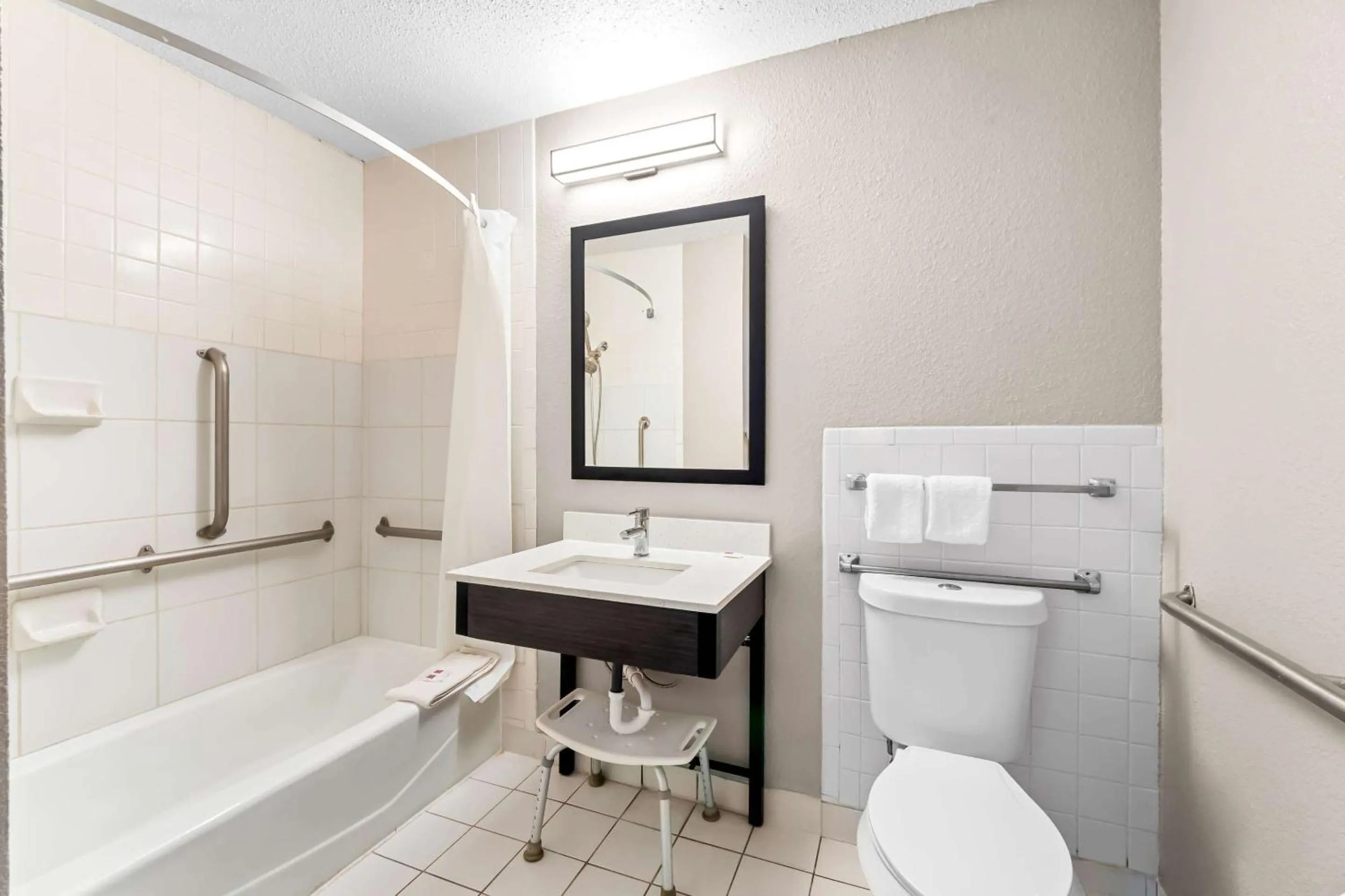 Bathroom in Studio 6 Port Lavaca, TX