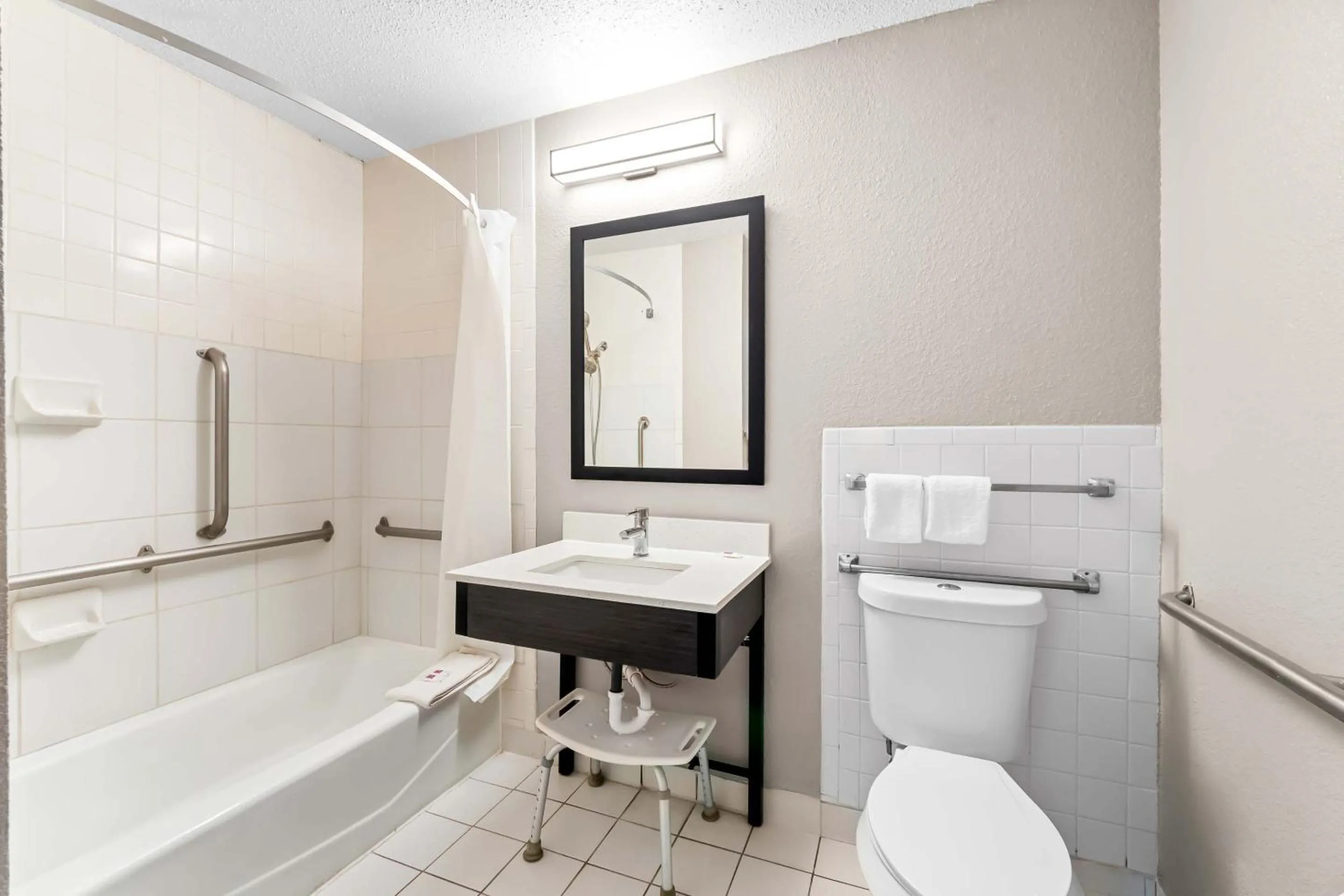 Bathroom in Studio 6 Port Lavaca, TX