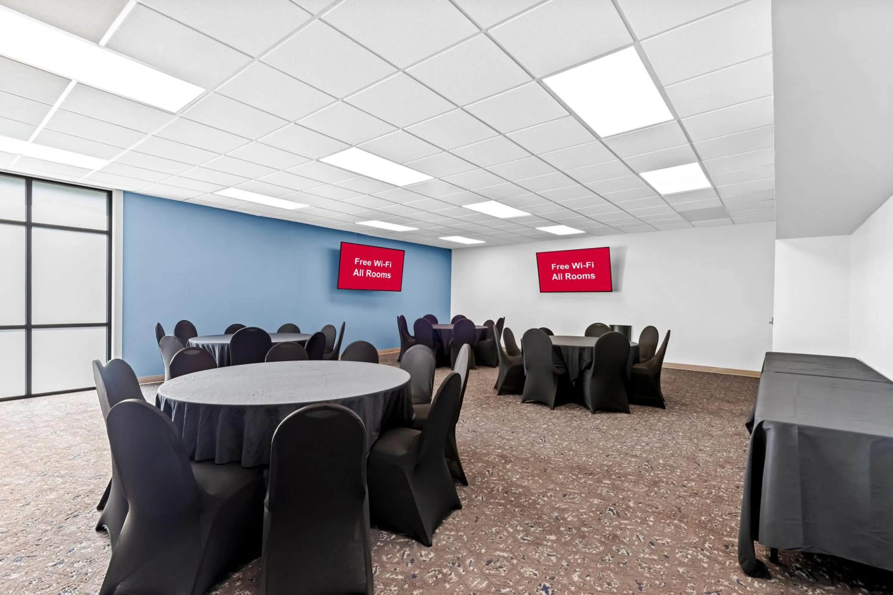 Meeting/conference room in Ramada Conference Center by Wyndham Cortland