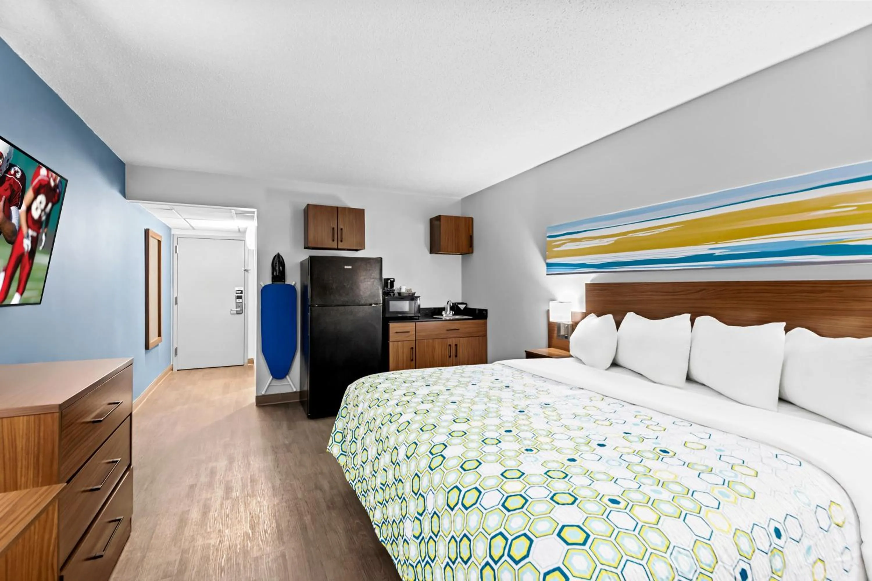 Photo of the whole room, Bed in Ramada Conference Center by Wyndham Cortland