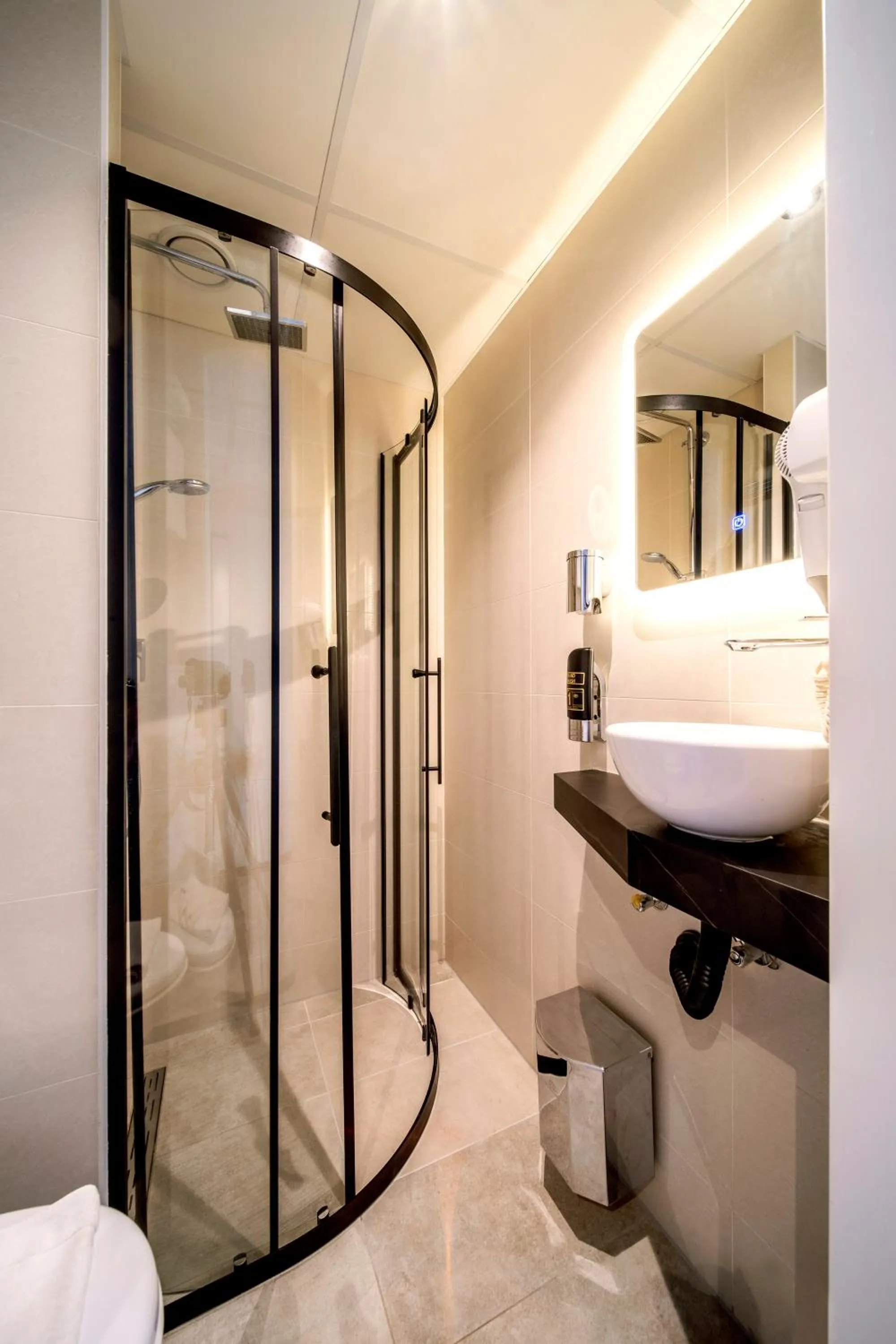 Shower in Hotel Fogo Amsterdam