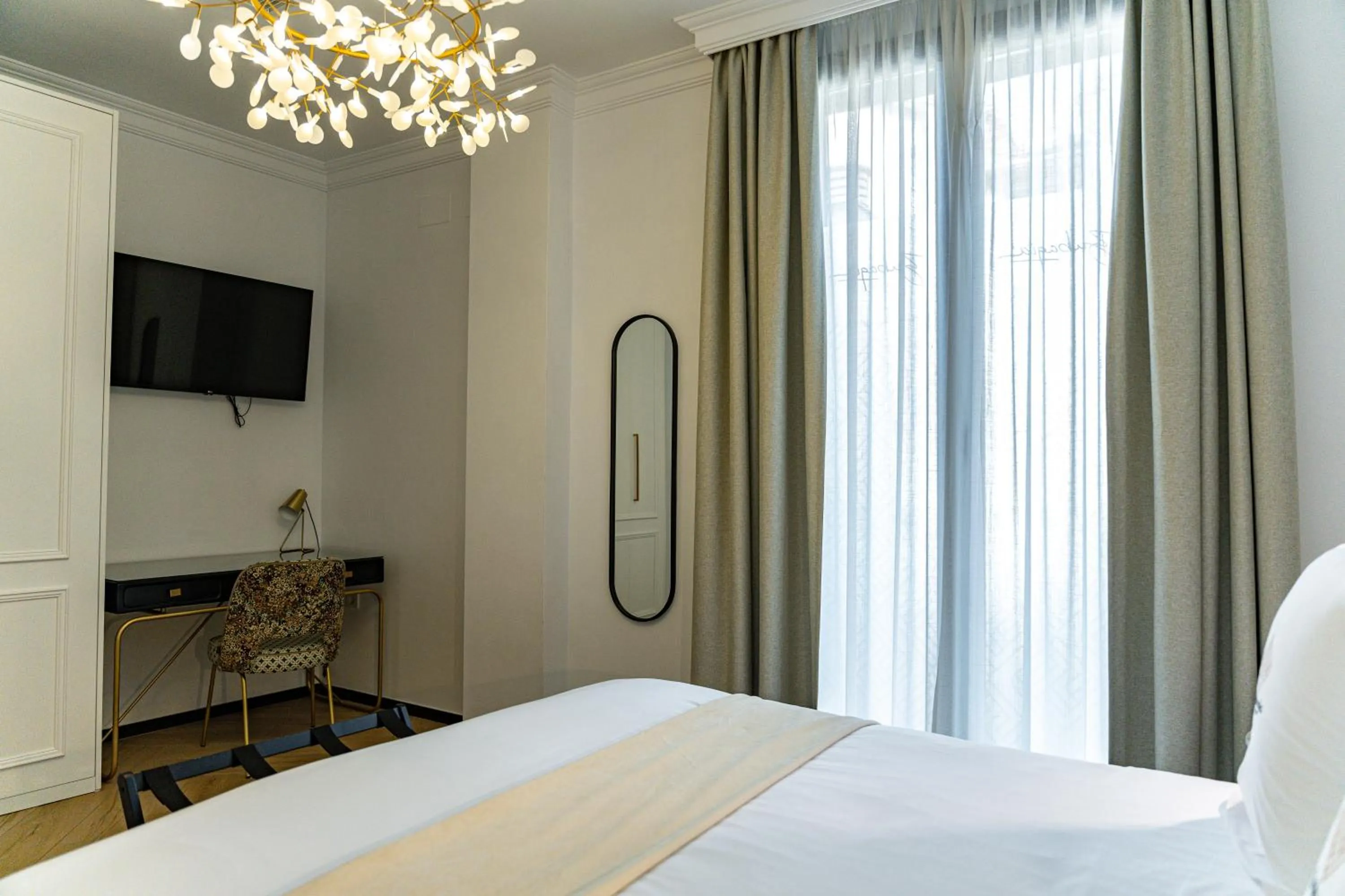 Bedroom, Bed in Bubaqia House - Suites Boutique