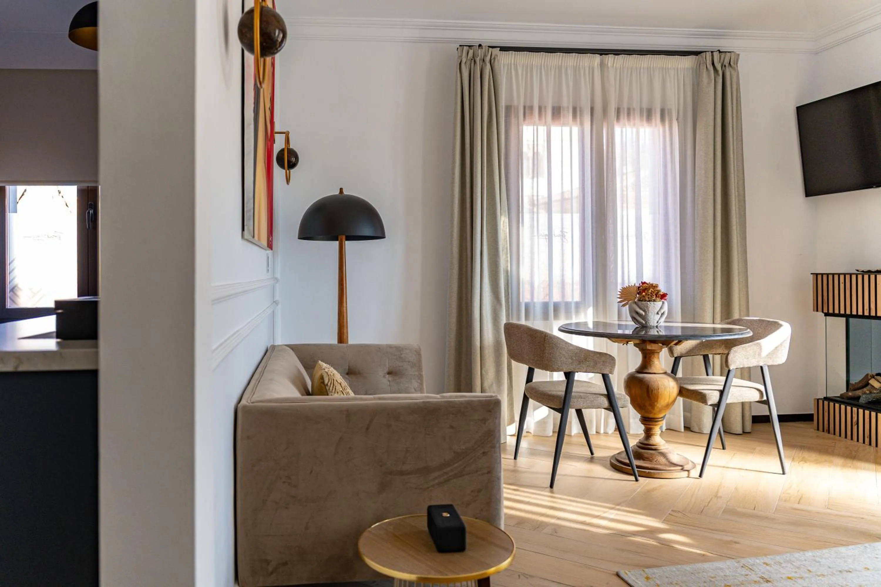 TV and multimedia in Bubaqia House - Suites Boutique