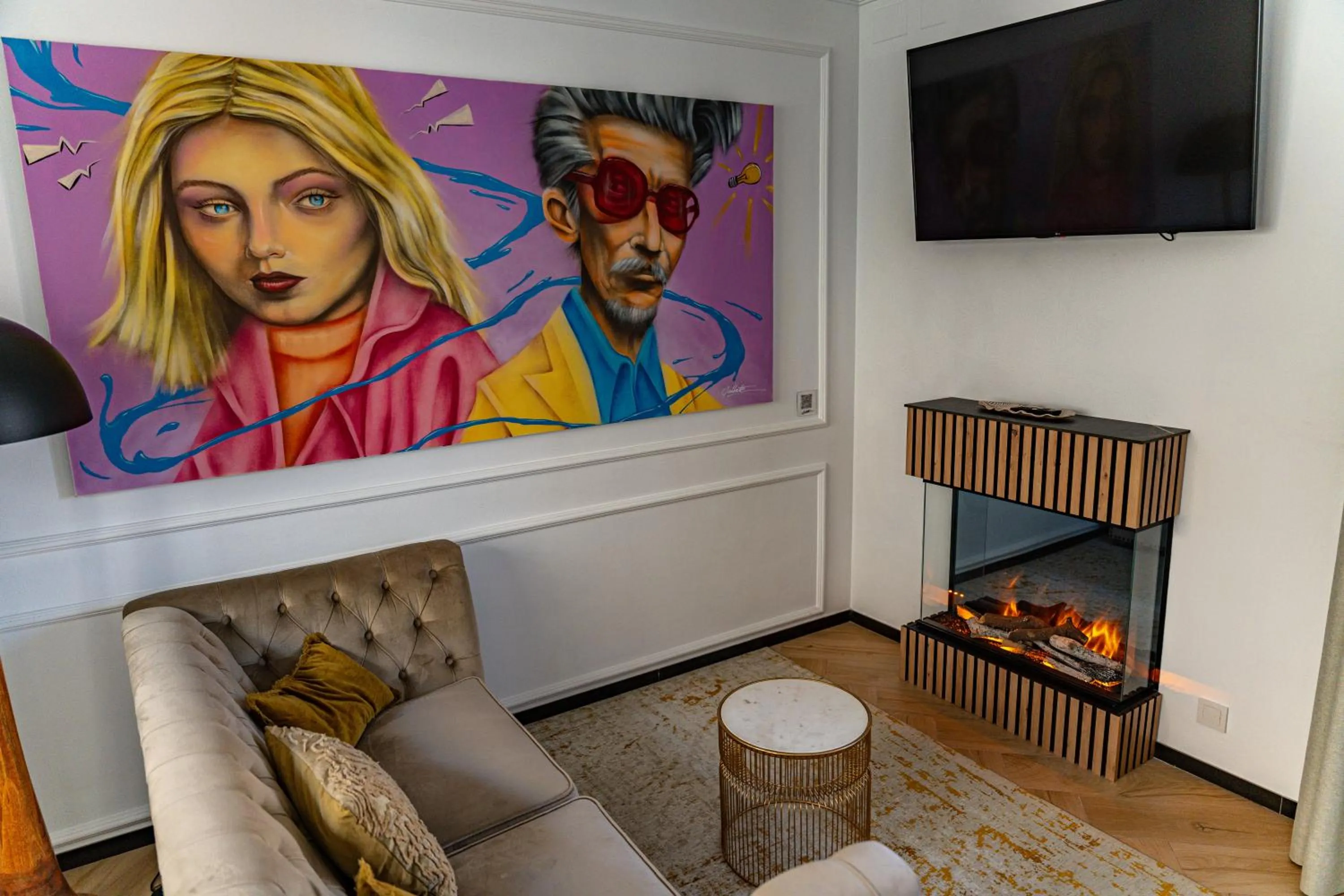 TV and multimedia in Bubaqia House - Suites Boutique