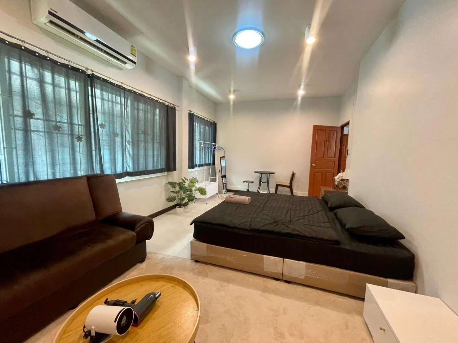 Photo of the whole room, Bed in An An House